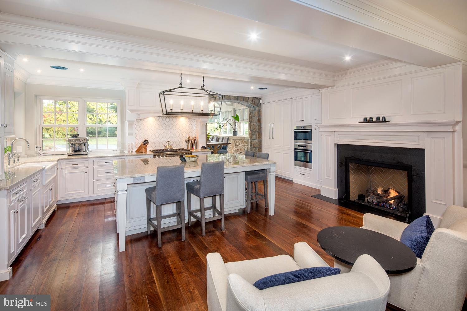 STONEHENGE - Residential