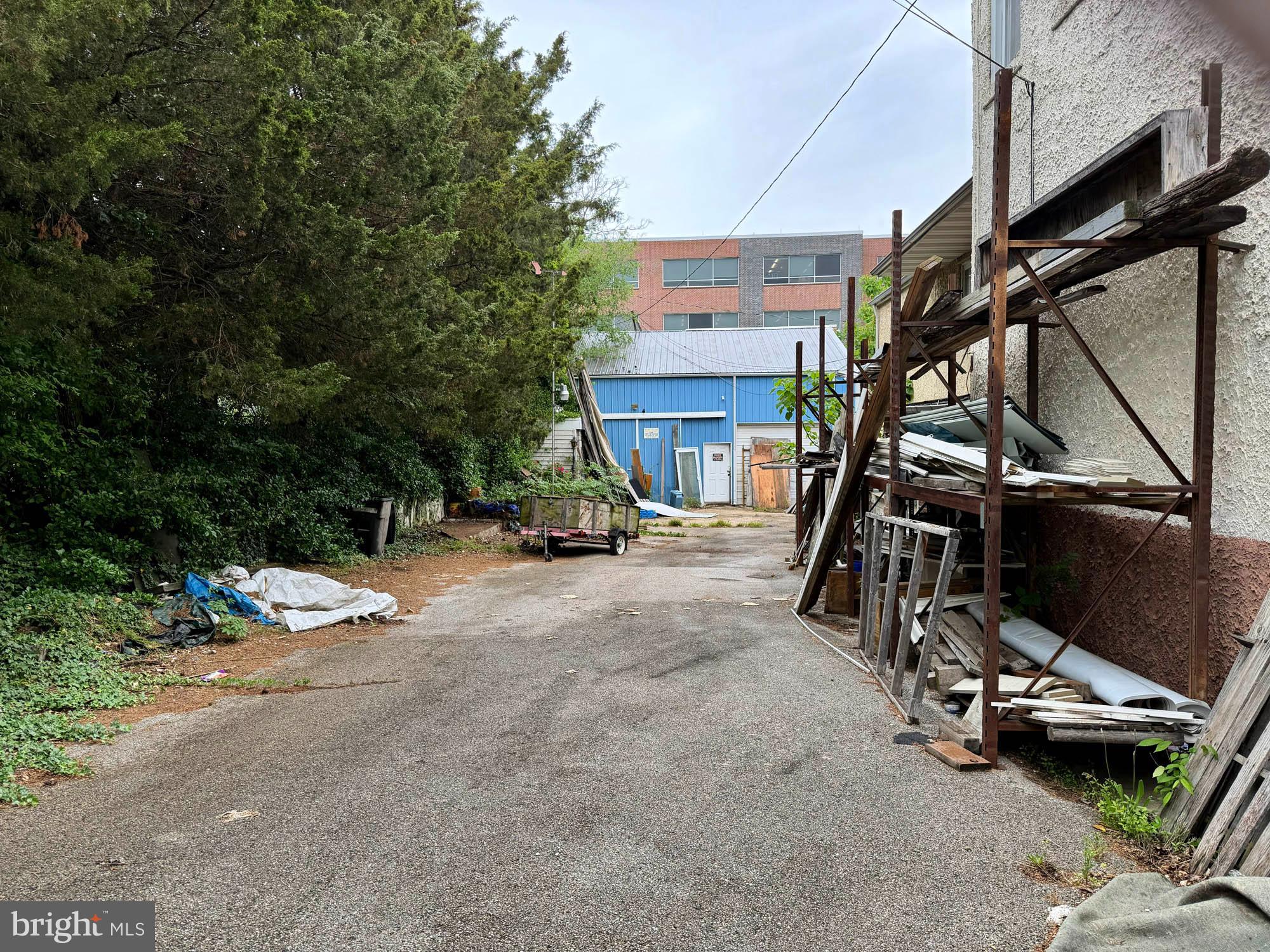 MILL HILL - Commercial Sale