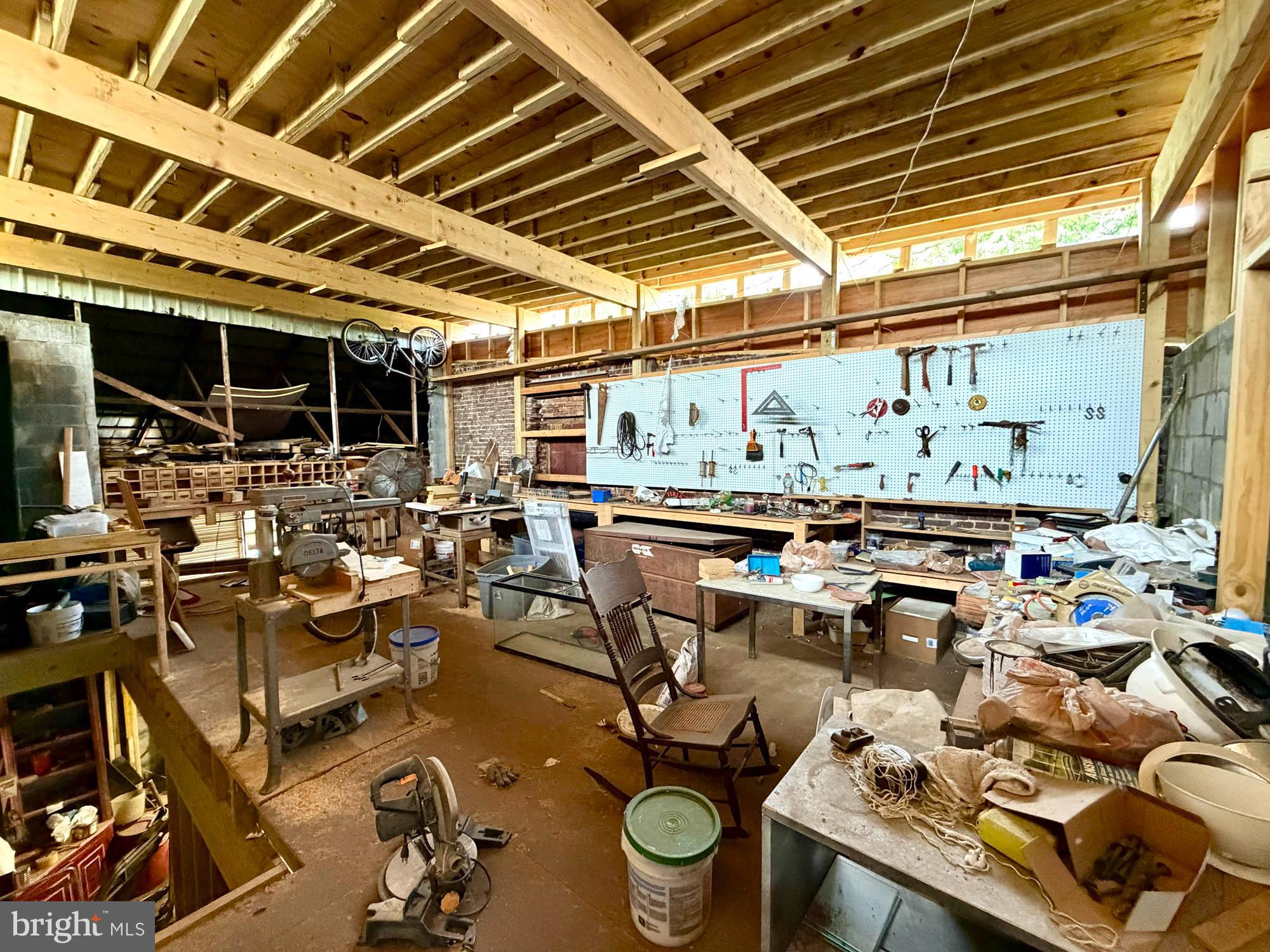 MILL HILL - Commercial Sale