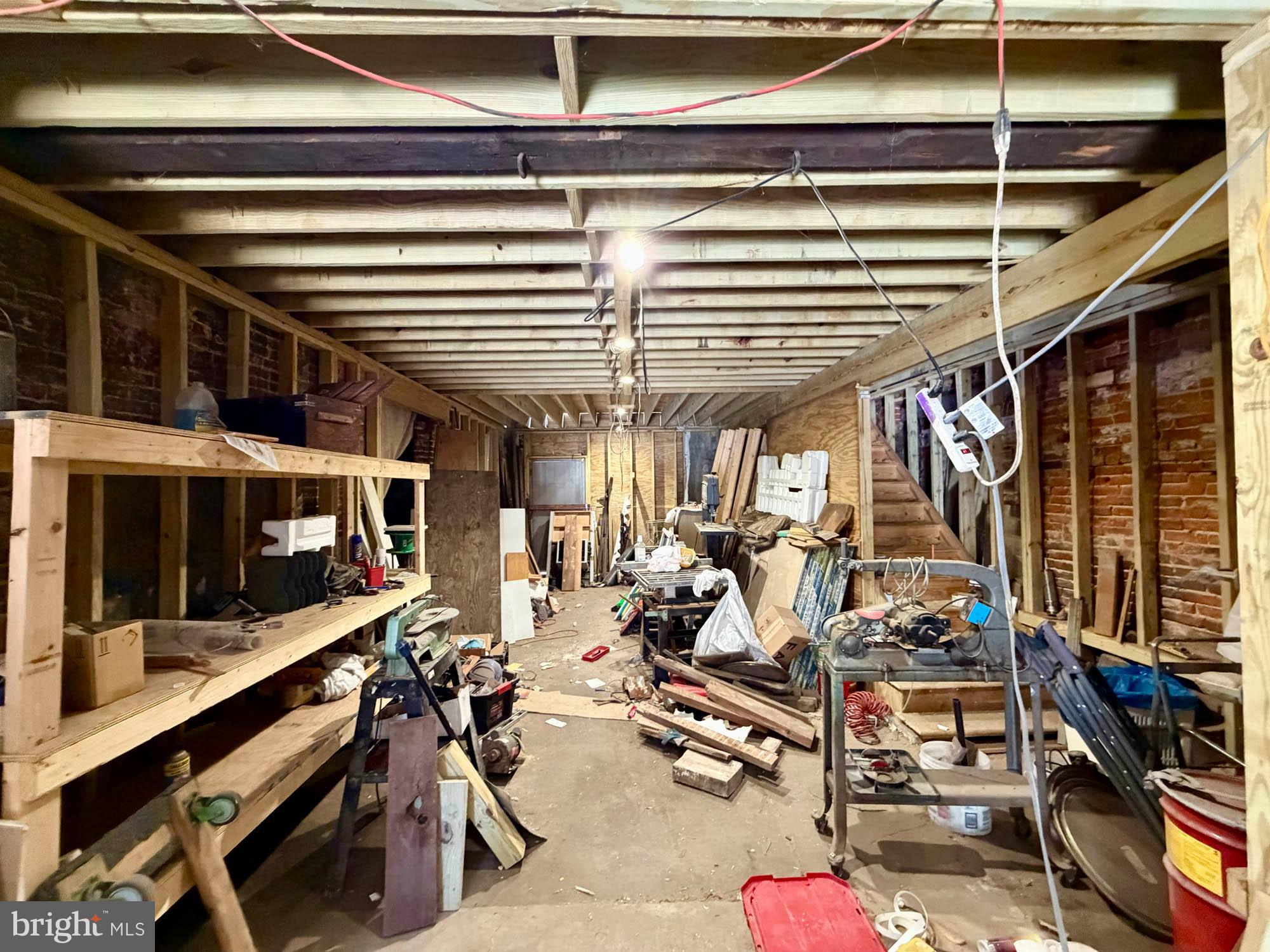 MILL HILL - Commercial Sale