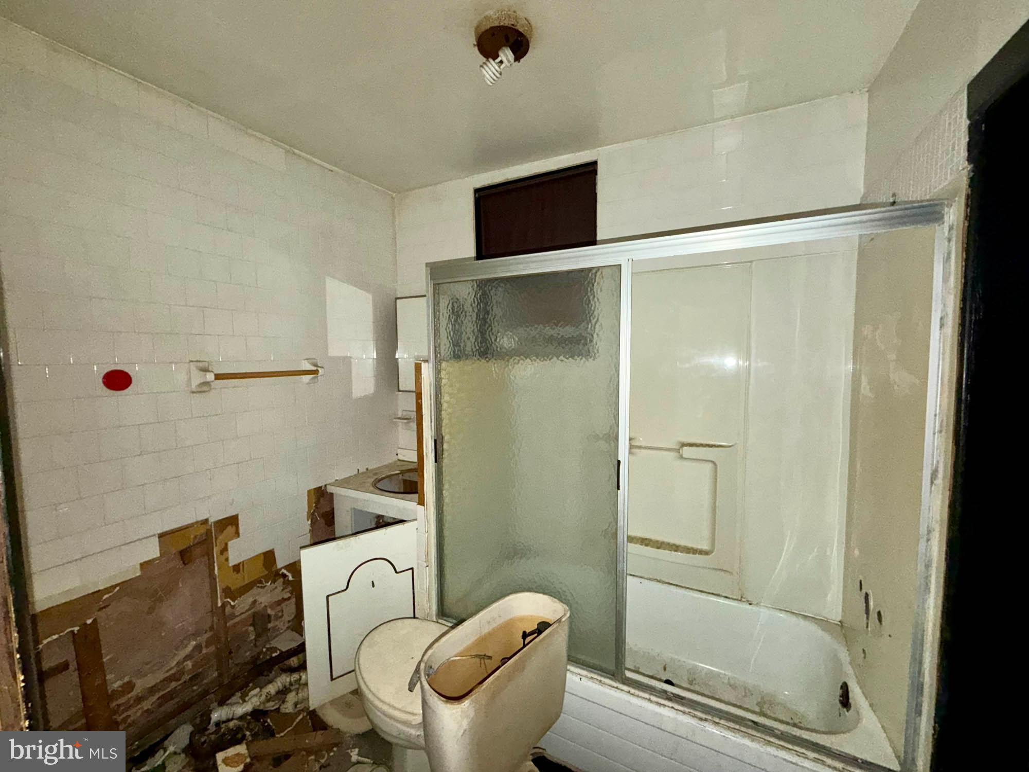 MILL HILL - Commercial Sale