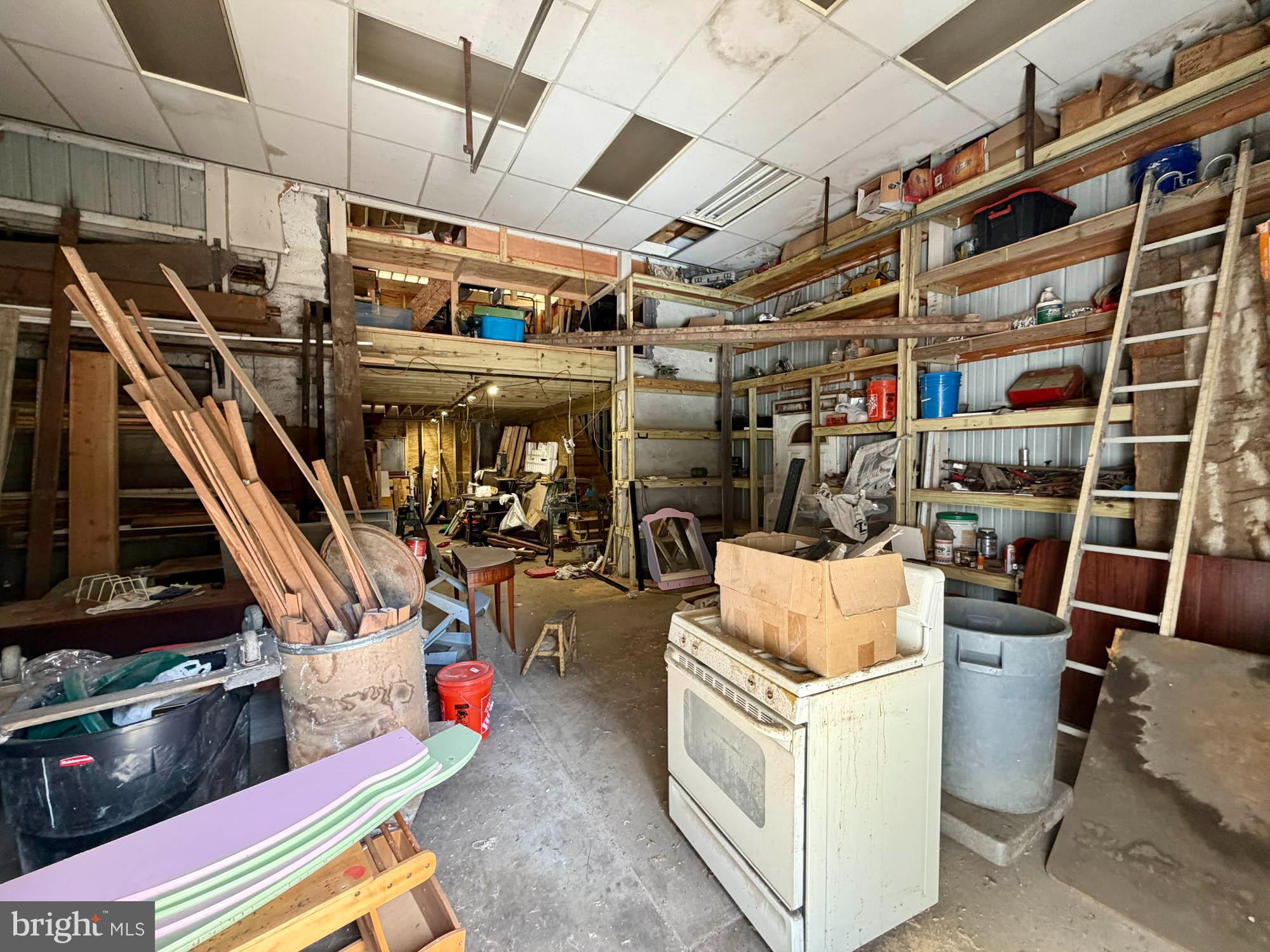 MILL HILL - Commercial Sale