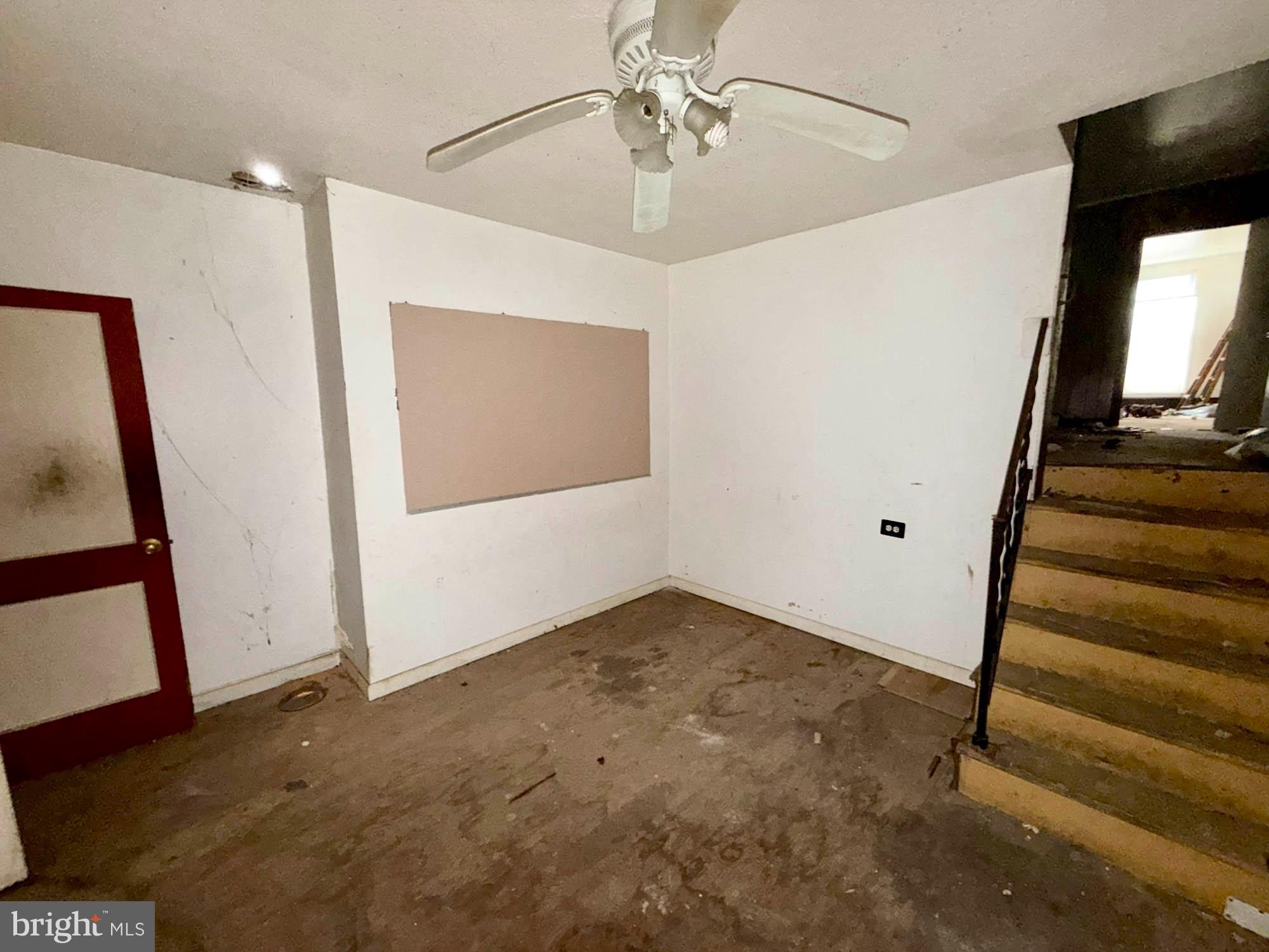MILL HILL - Commercial Sale