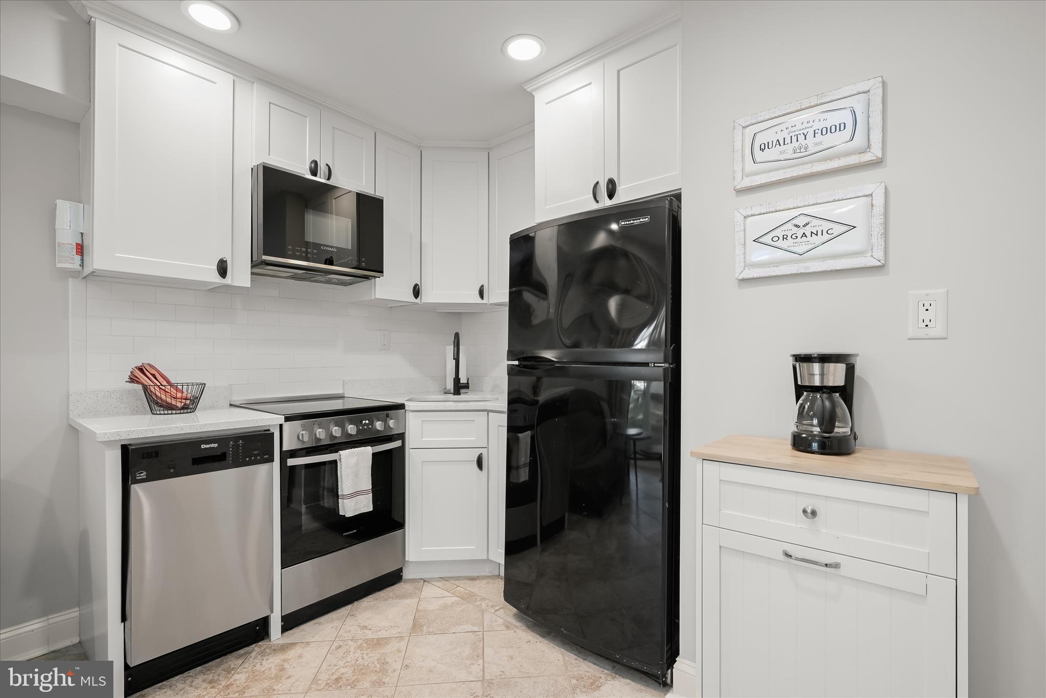 OYSTER HARBOR - Residential