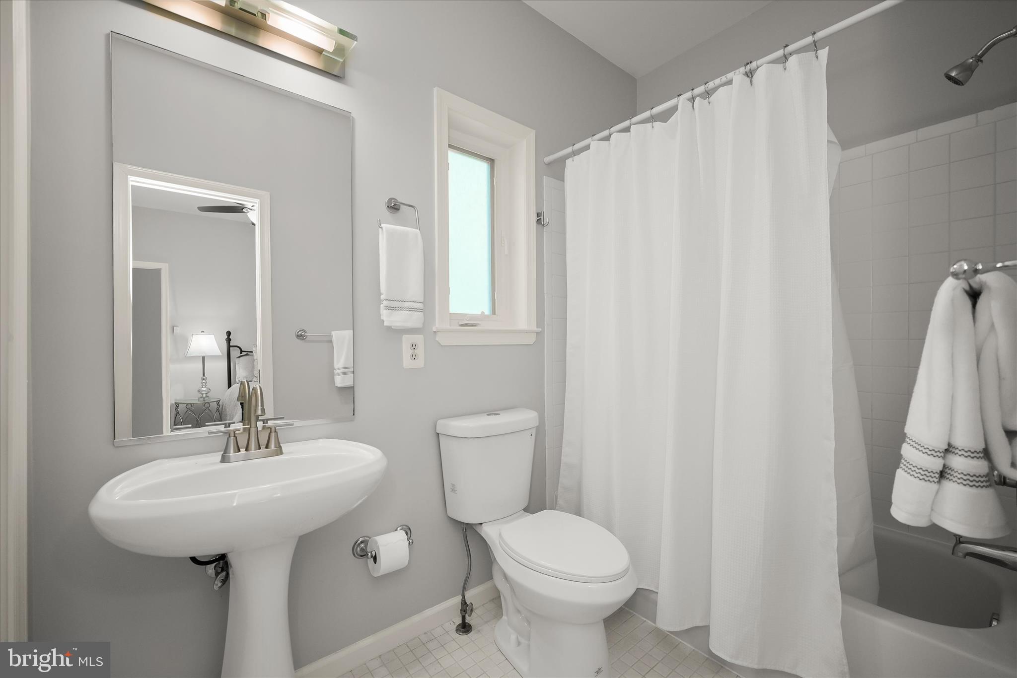 OYSTER HARBOR - Residential
