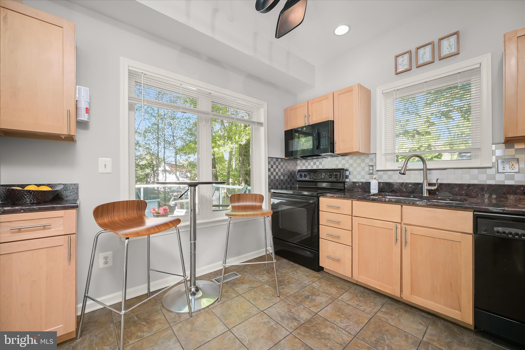 OYSTER HARBOR - Residential