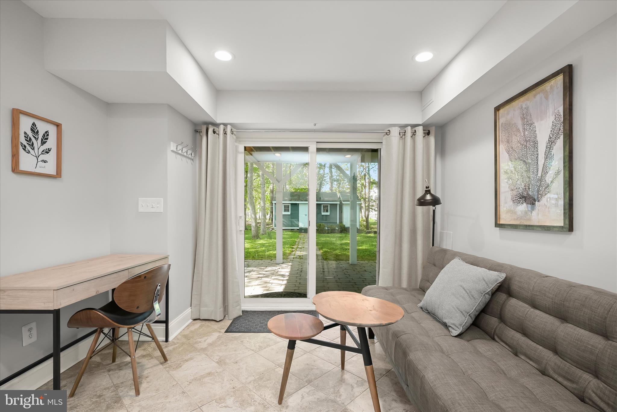 OYSTER HARBOR - Residential