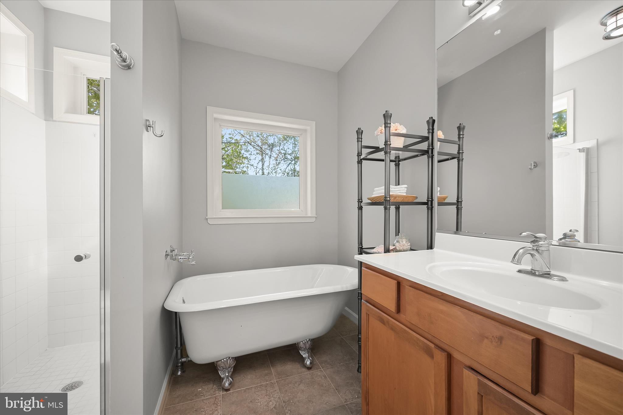 OYSTER HARBOR - Residential
