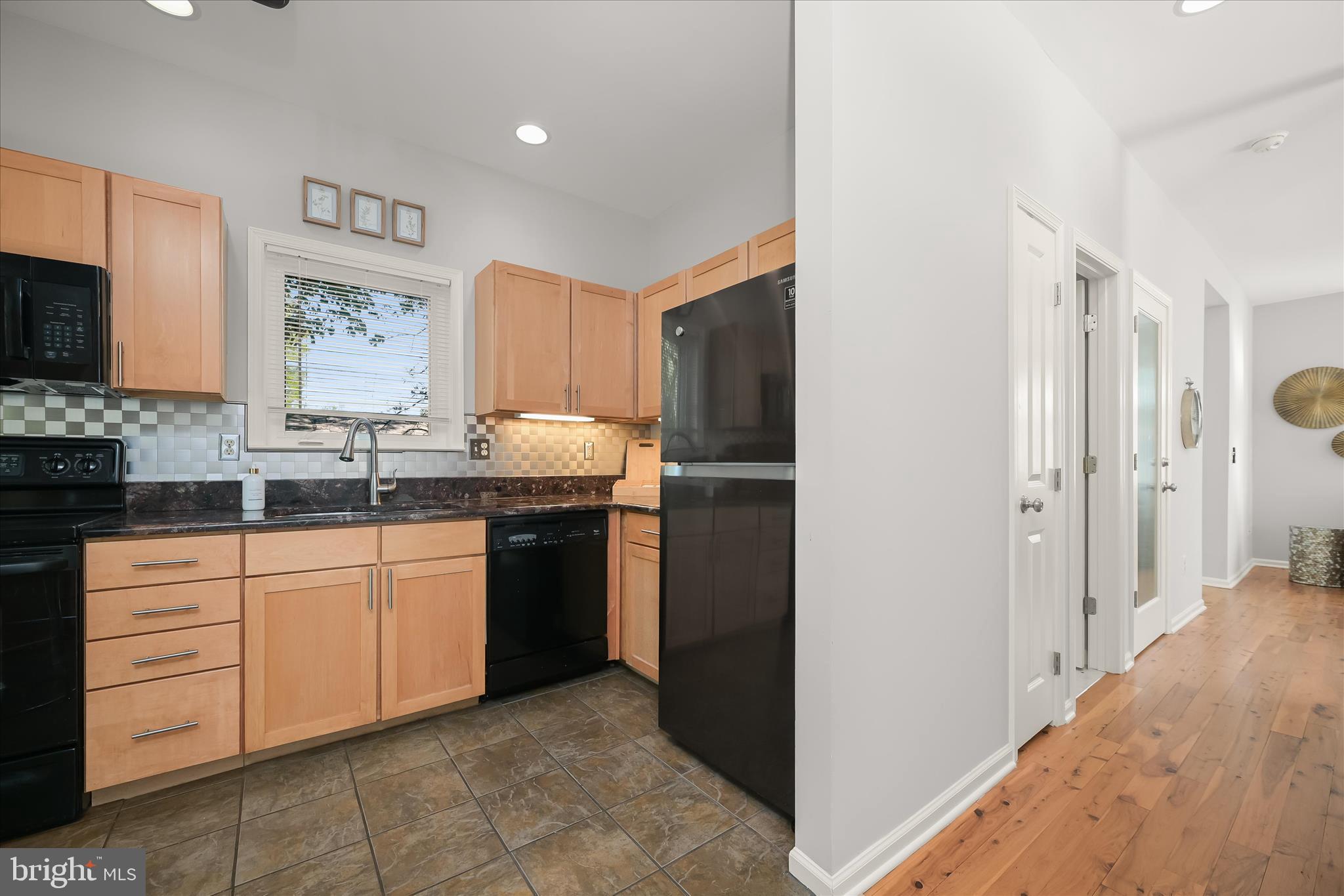 OYSTER HARBOR - Residential
