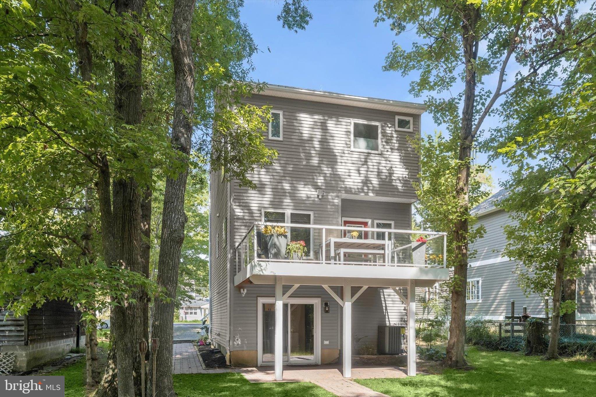 OYSTER HARBOR - Residential