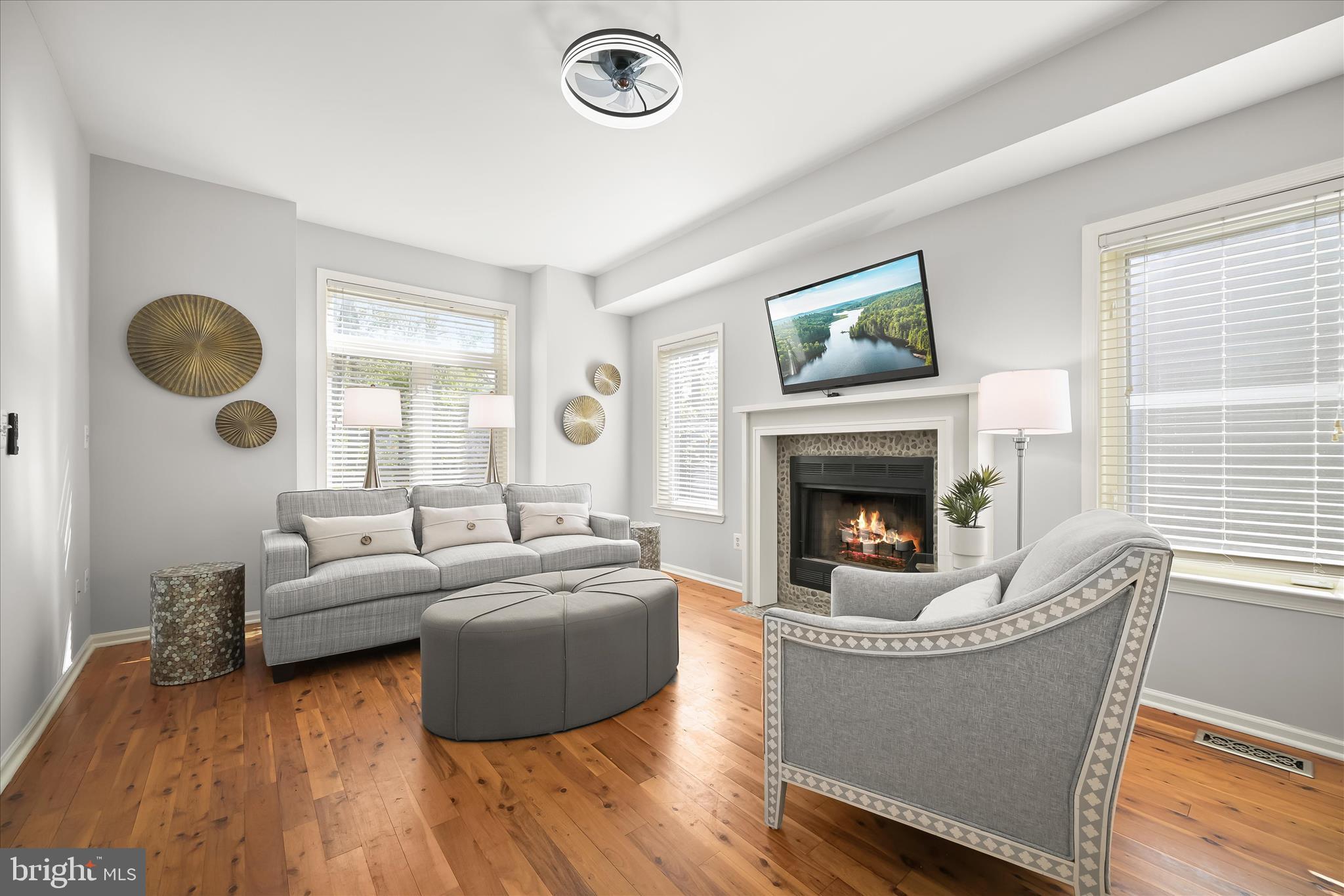 OYSTER HARBOR - Residential