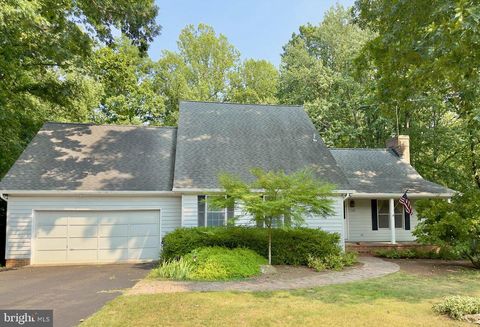 Photo of 7237 Baldwin Ridge Road, WARRENTON, VA 20187 (MLS # VAFQ2023014)
