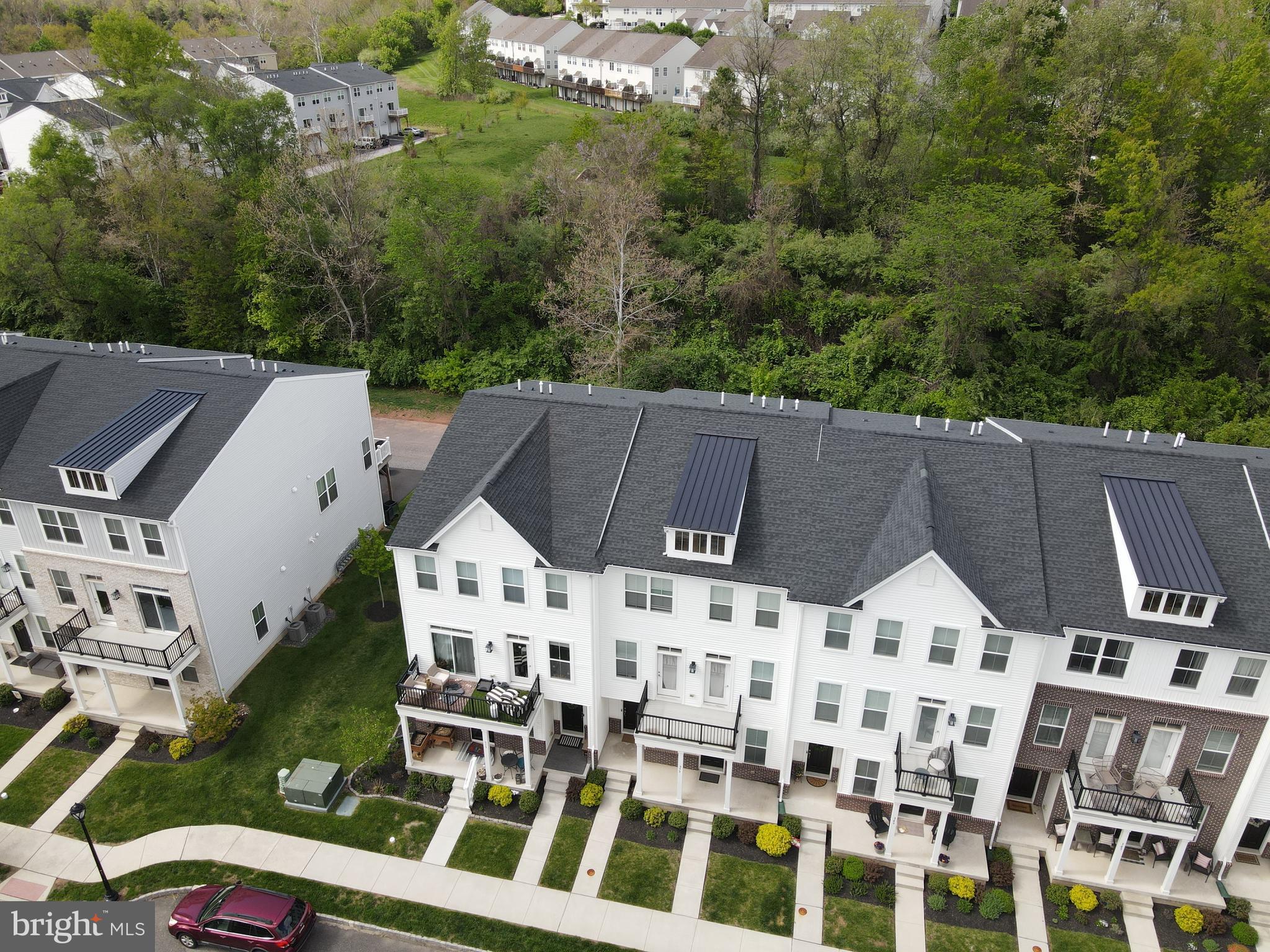 STEELPOINTE - Residential