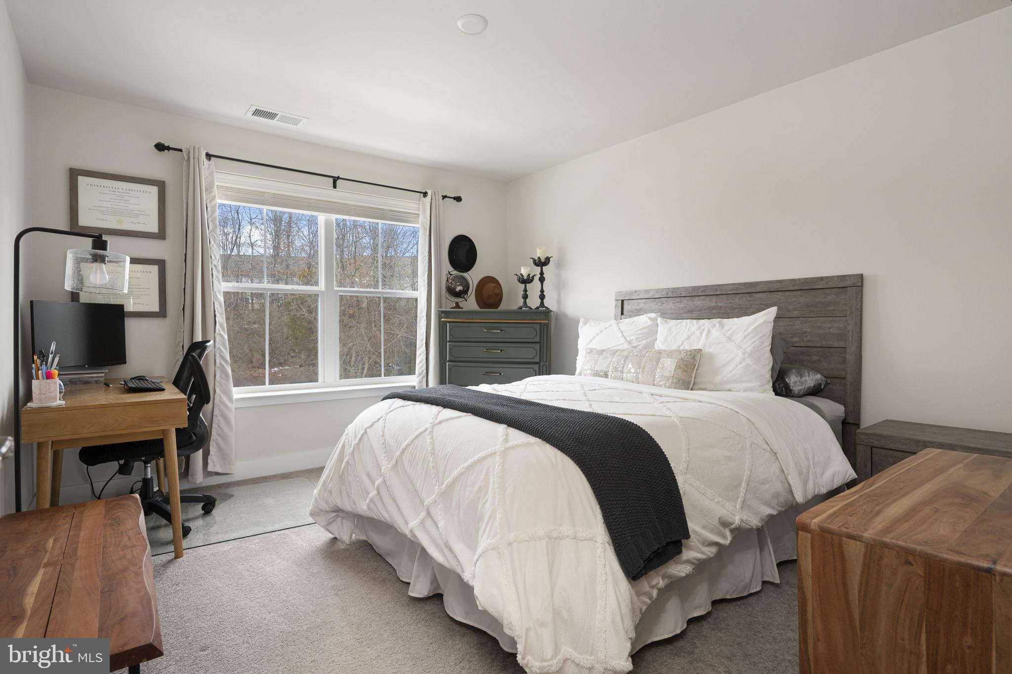 STEELPOINTE - Residential