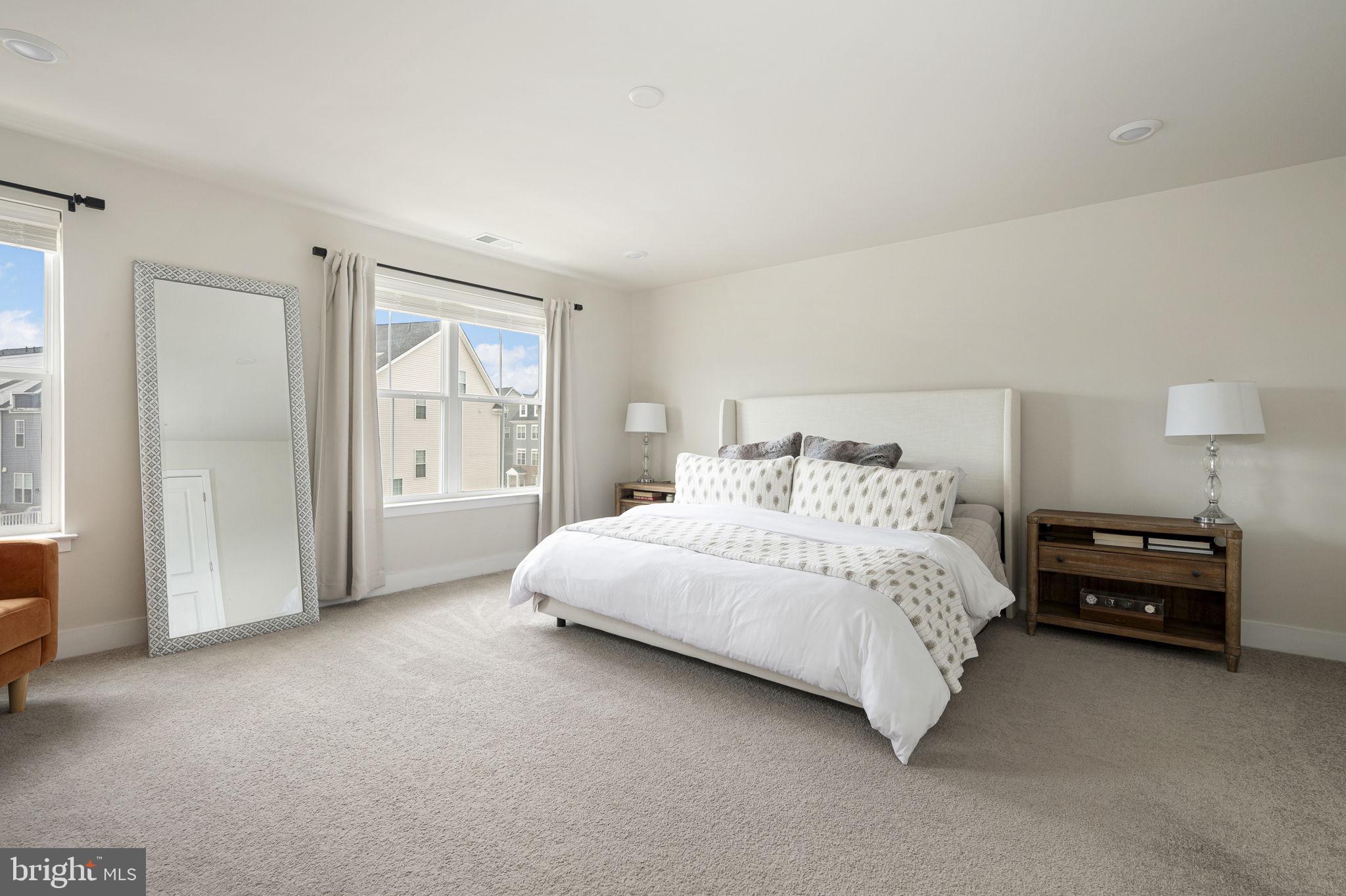 STEELPOINTE - Residential