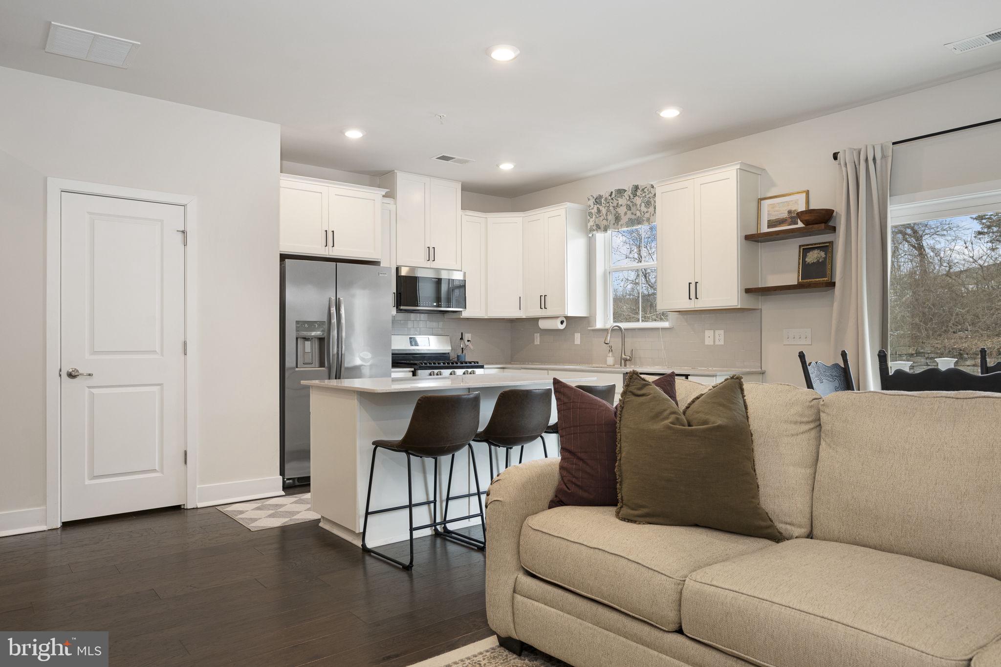 STEELPOINTE - Residential