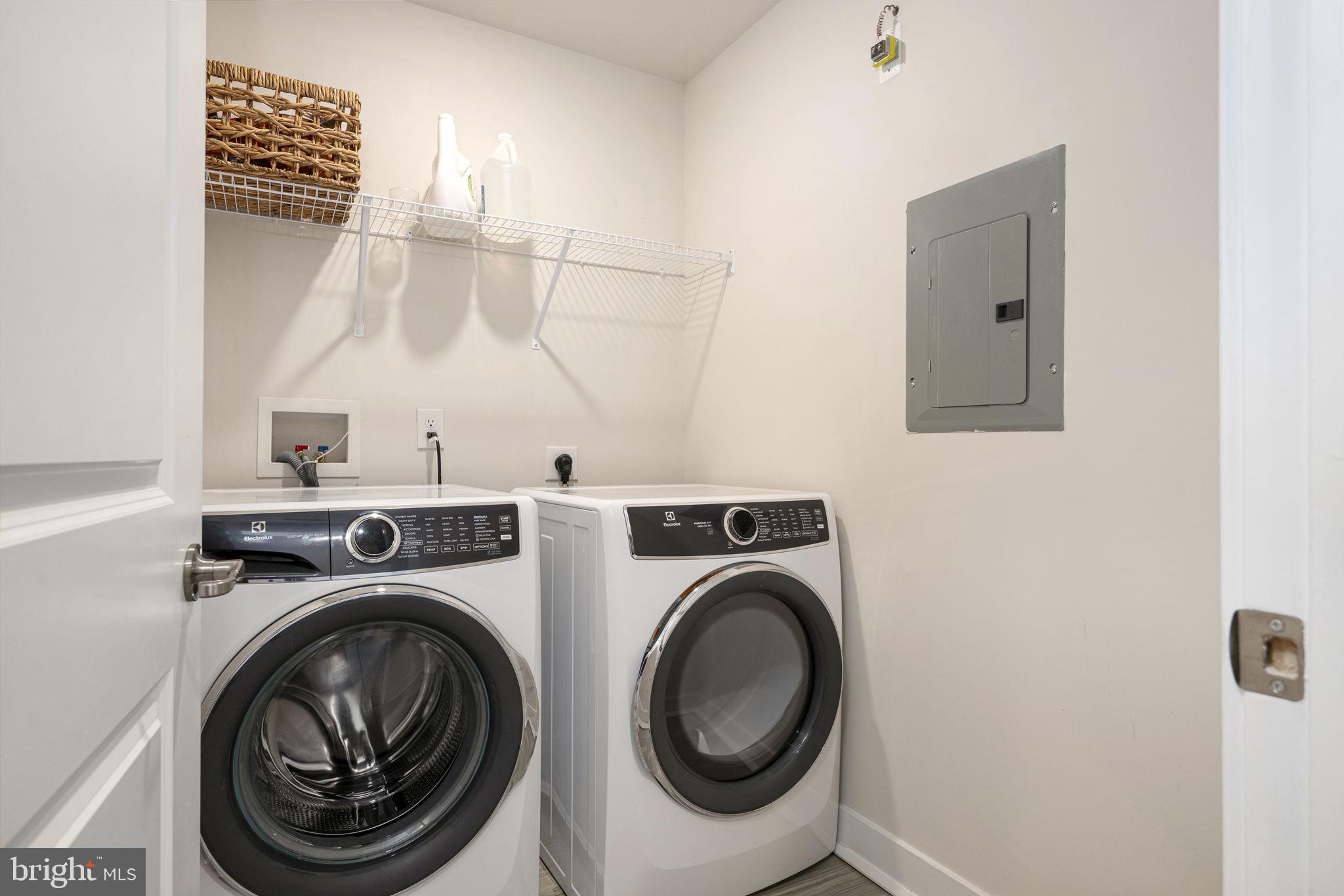 STEELPOINTE - Residential