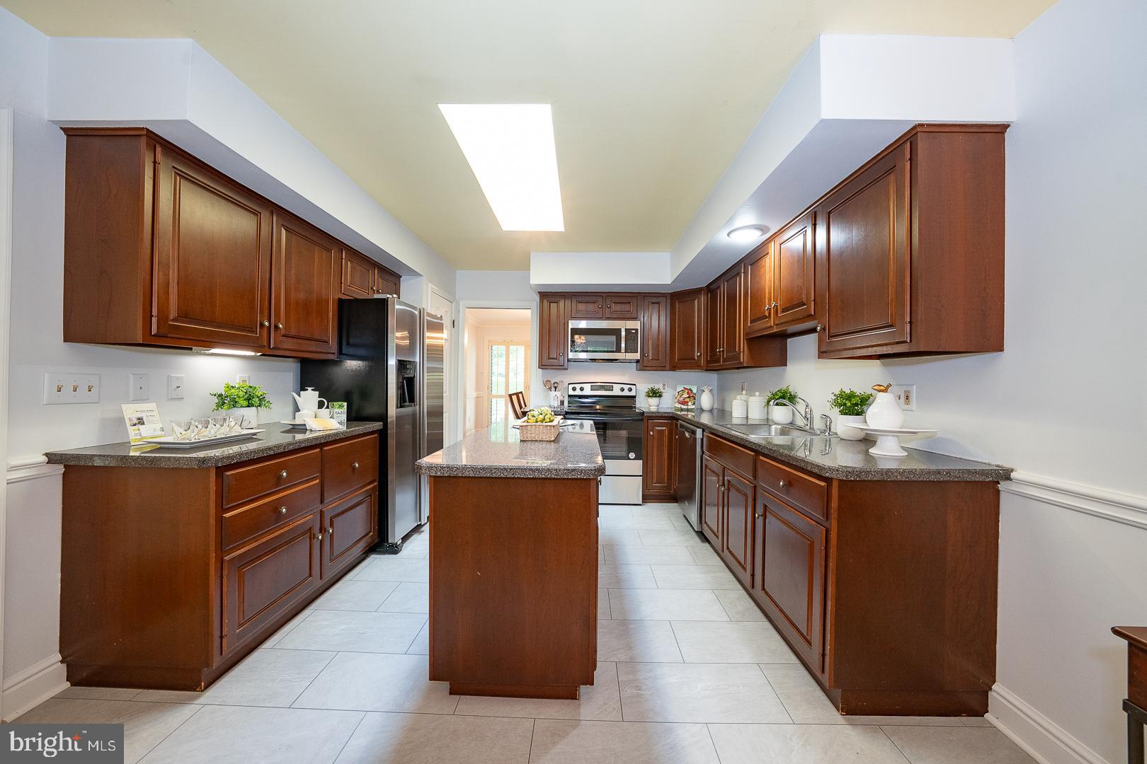 383 EATON WAY