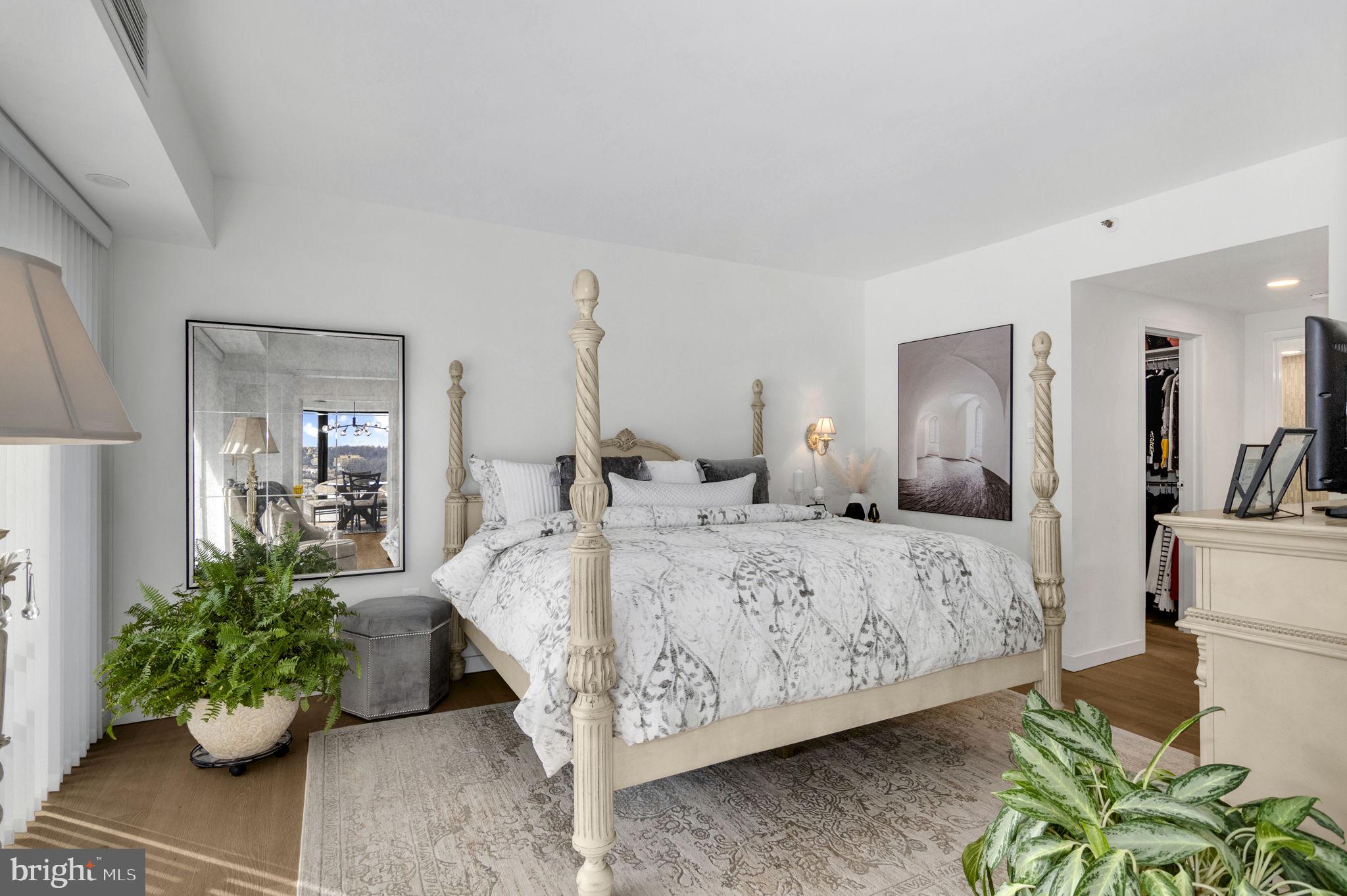 ATRIUM CONDO - Residential
