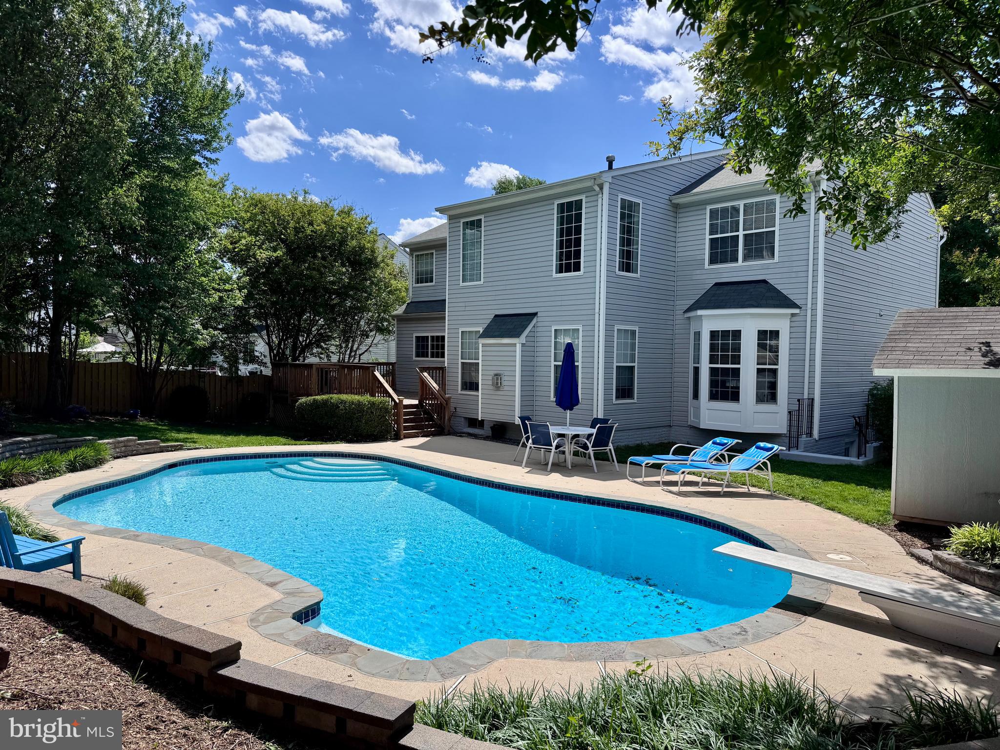 8571 ROTHBURY DRIVE