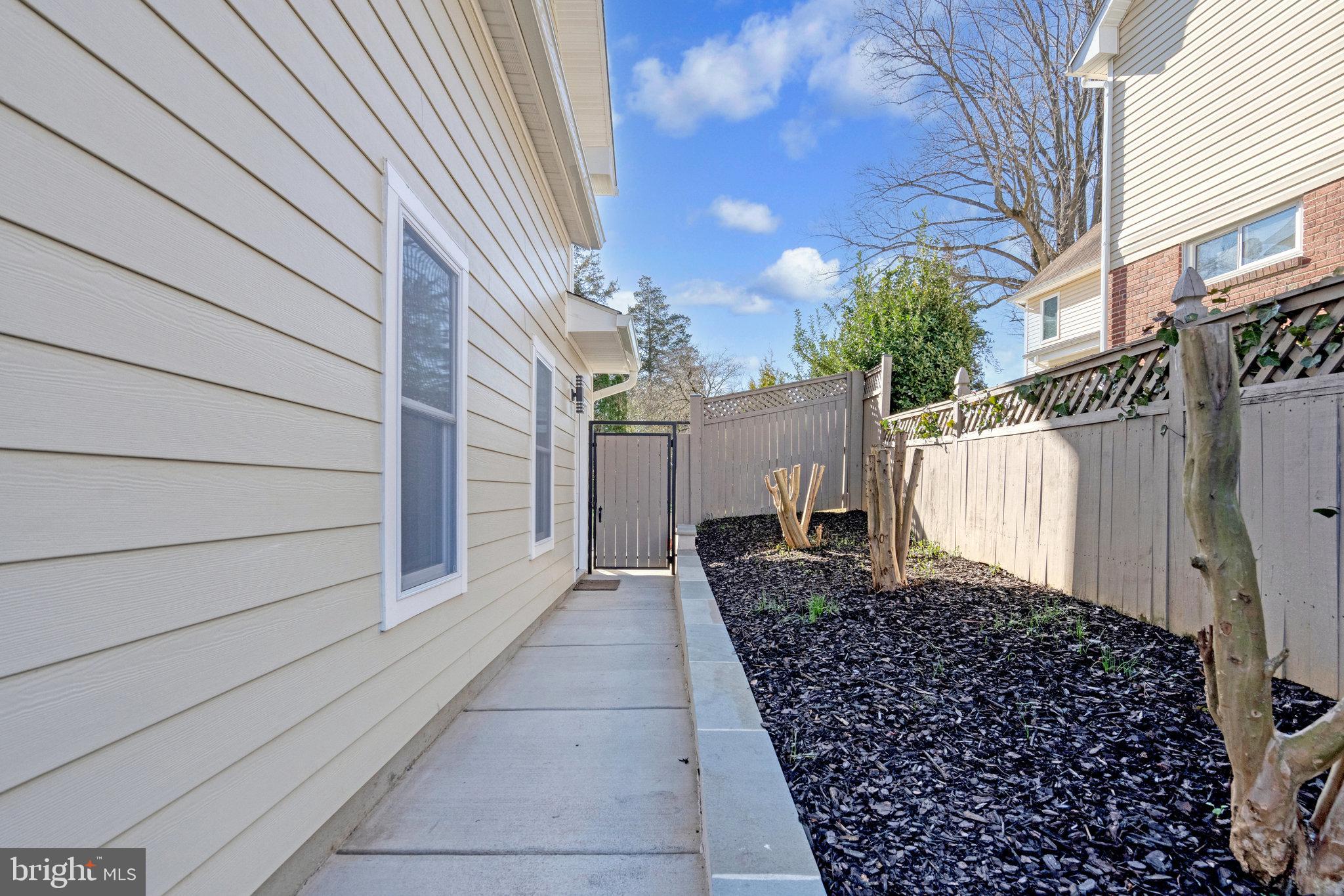 LORD FAIRFAX ESTATES - Residential Lease