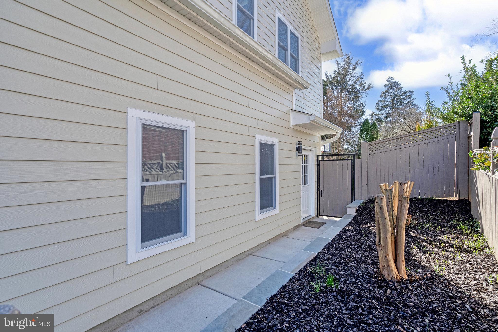 LORD FAIRFAX ESTATES - Residential Lease