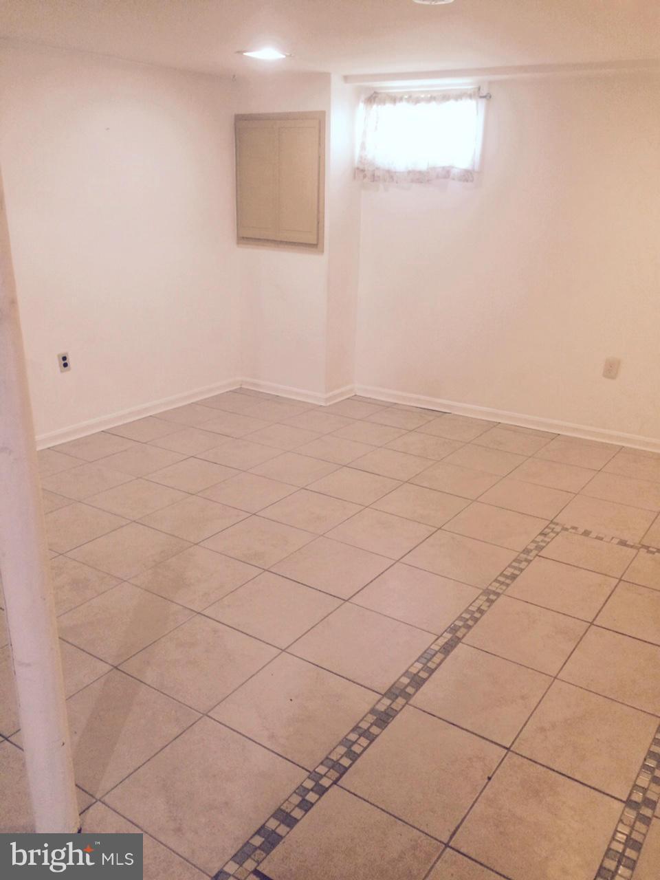 RIDGELEIGH - Residential Lease