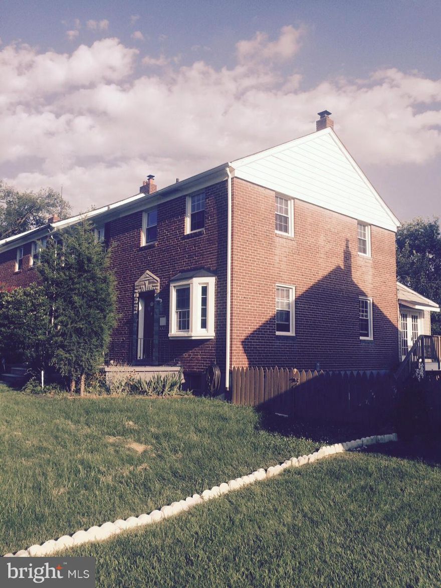 Very nicely updated property with new paint, update kitchen, hardwood floors. Near shopping center and main highways. The tenant must have good credit and at least two years of employment and tax returns.