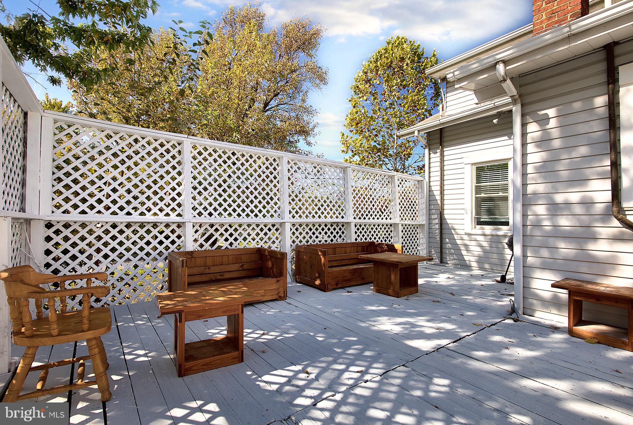 LYON VILLAGE - Residential