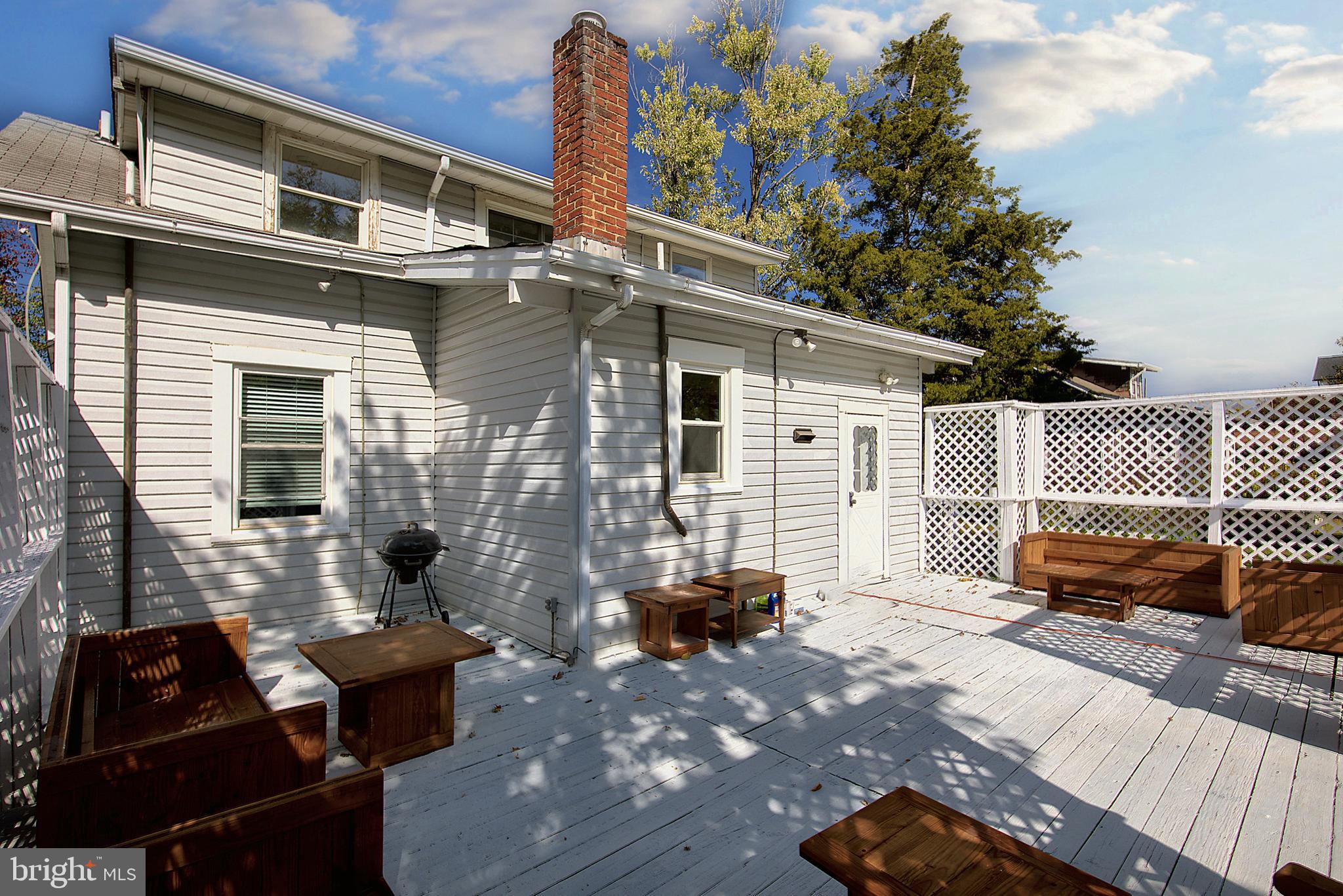 LYON VILLAGE - Residential