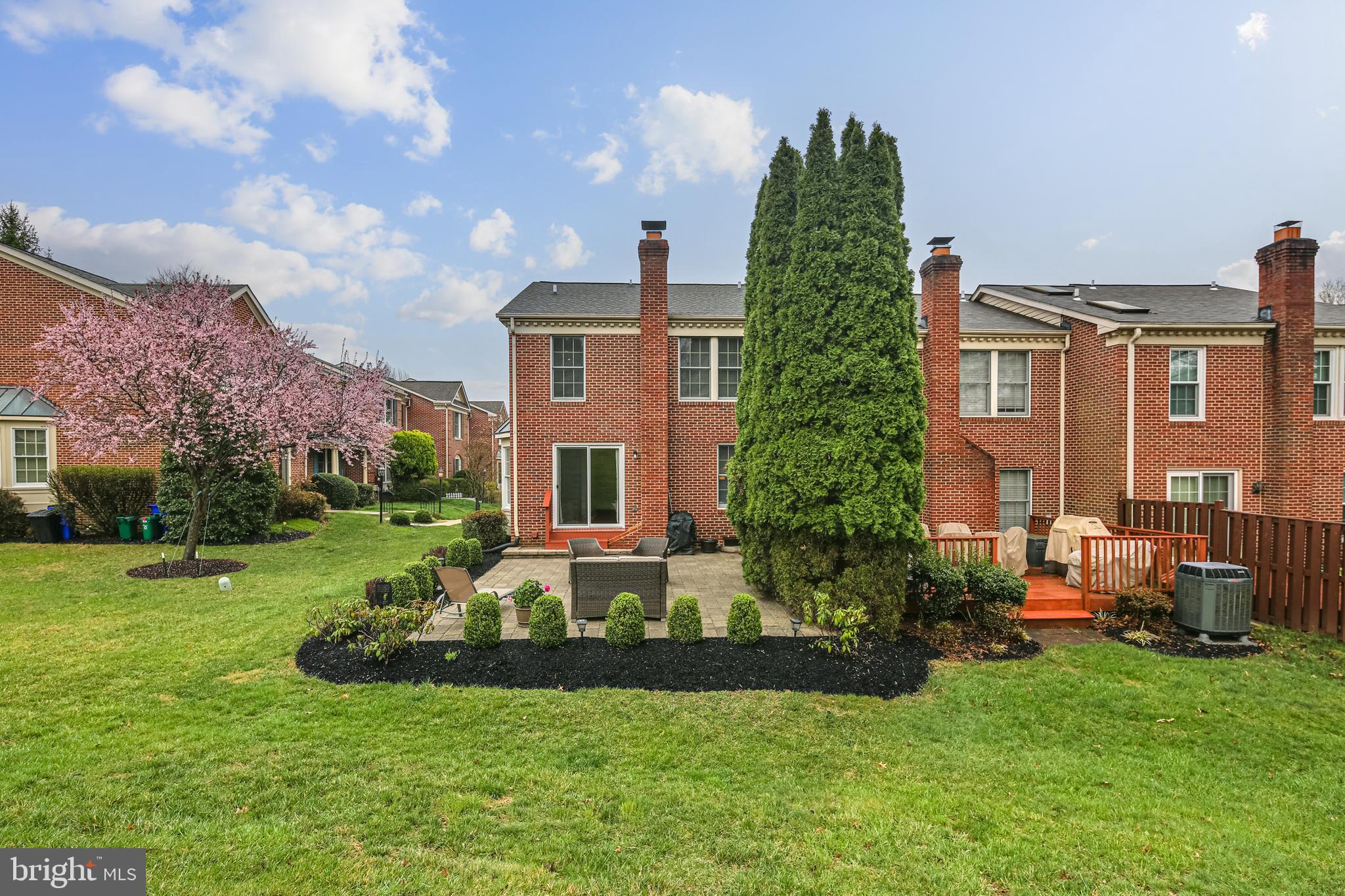 HOBBITS GLEN - Residential