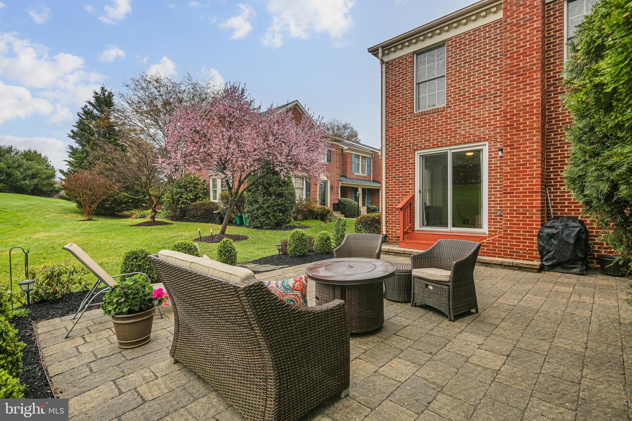 HOBBITS GLEN - Residential