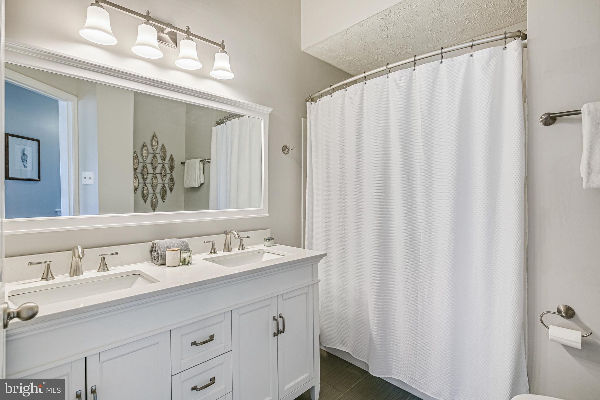 HOBBITS GLEN - Residential