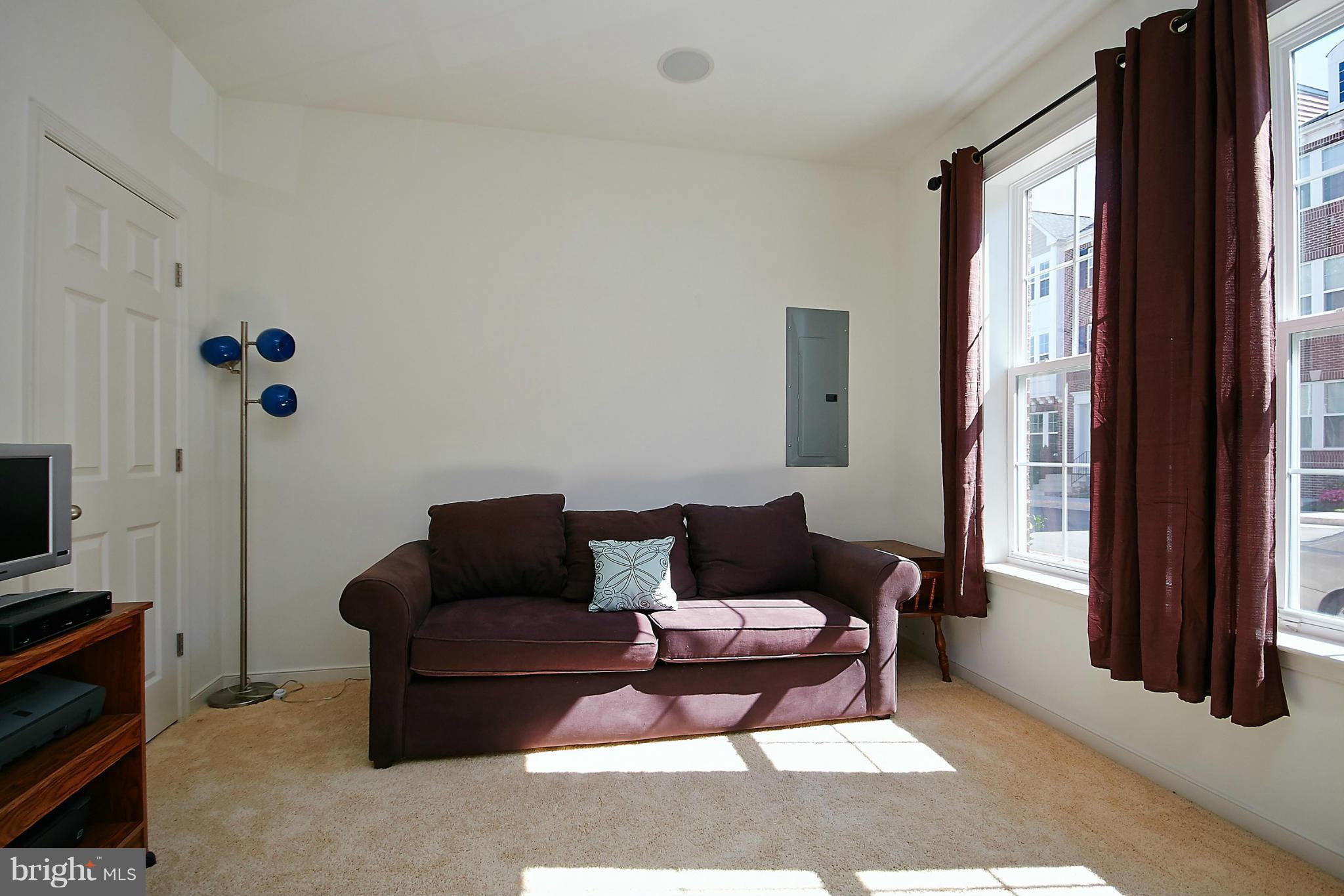 HUNTINGTON MEWS - Residential