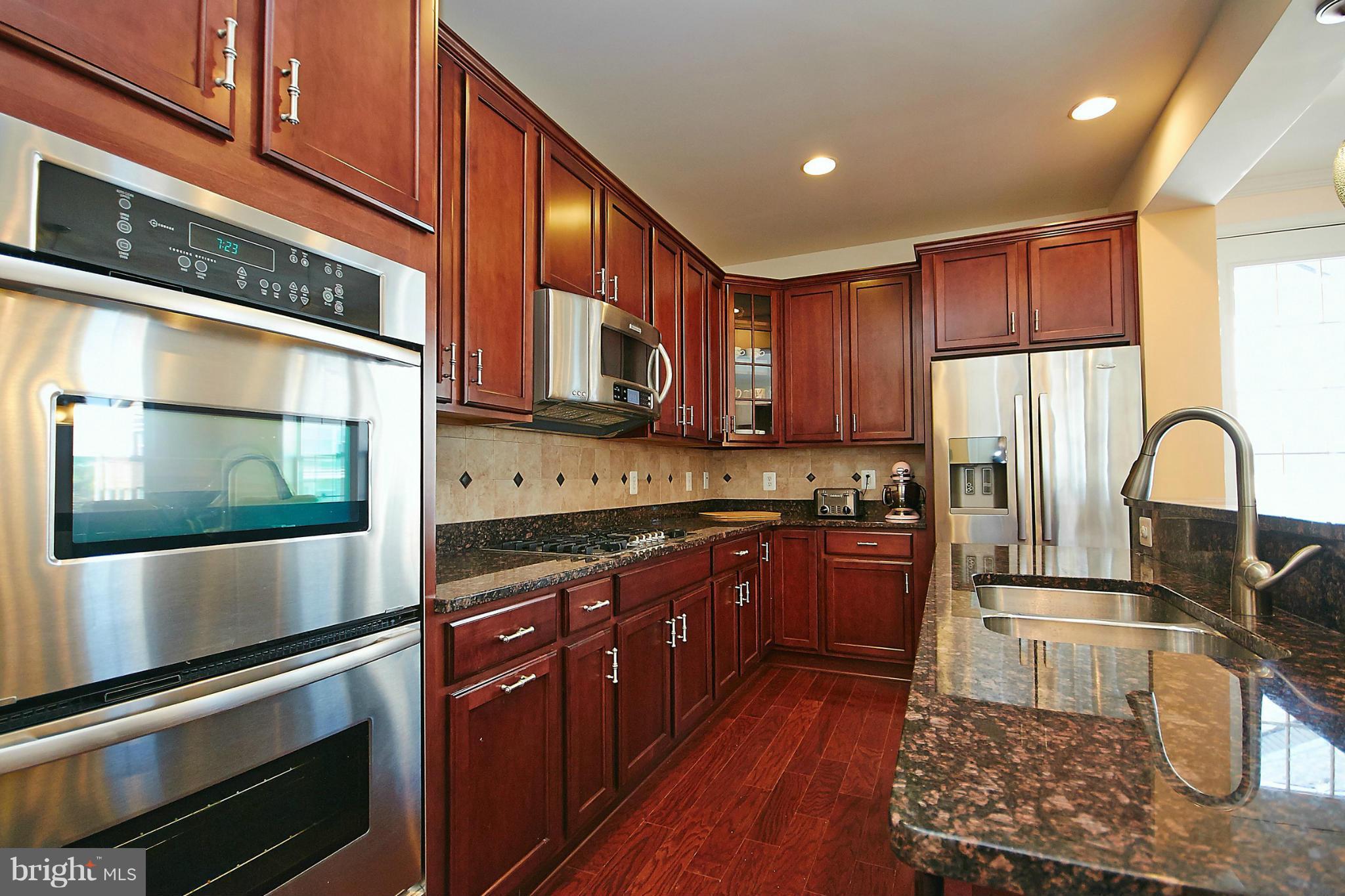 HUNTINGTON MEWS - Residential