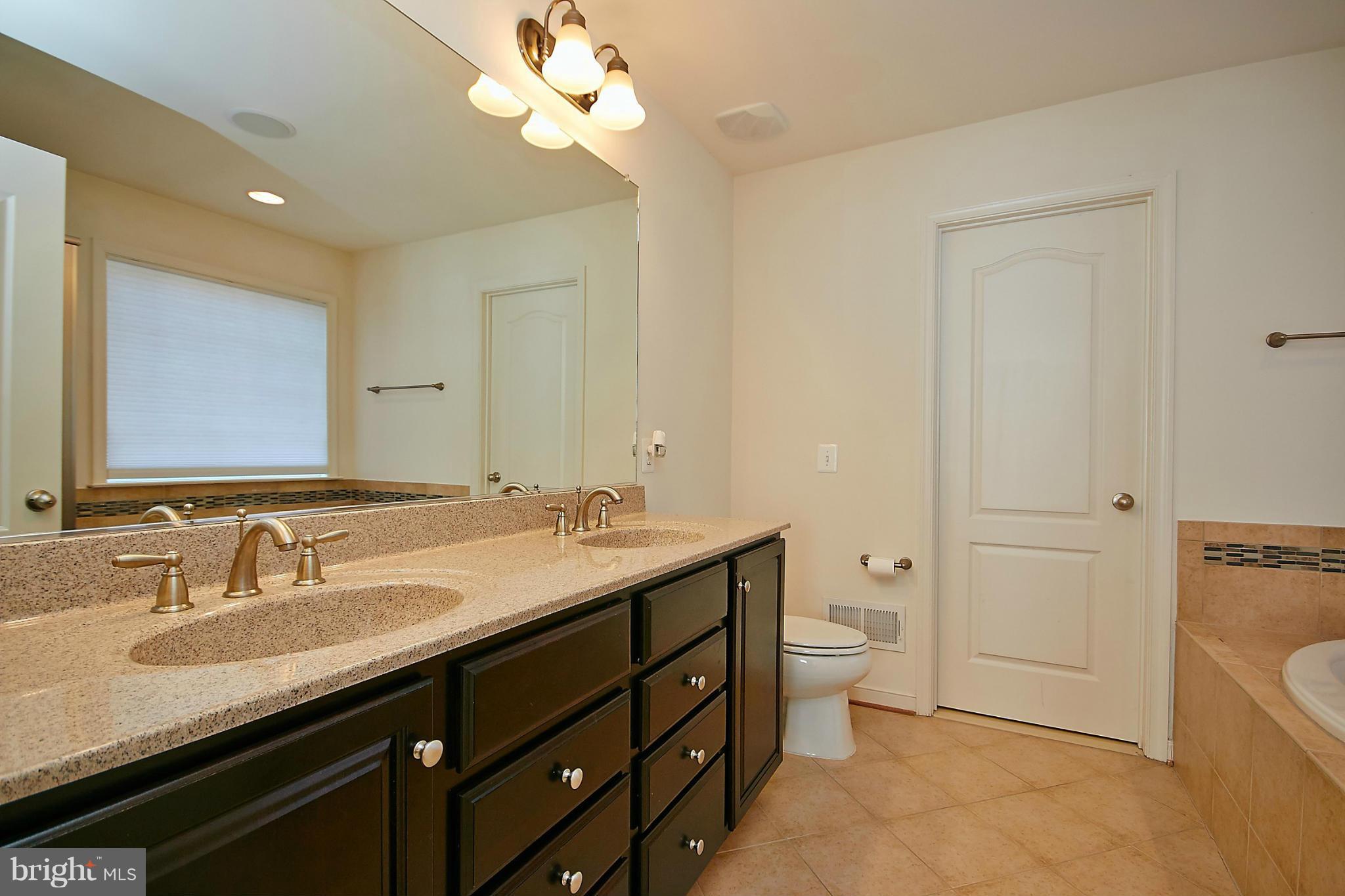 HUNTINGTON MEWS - Residential