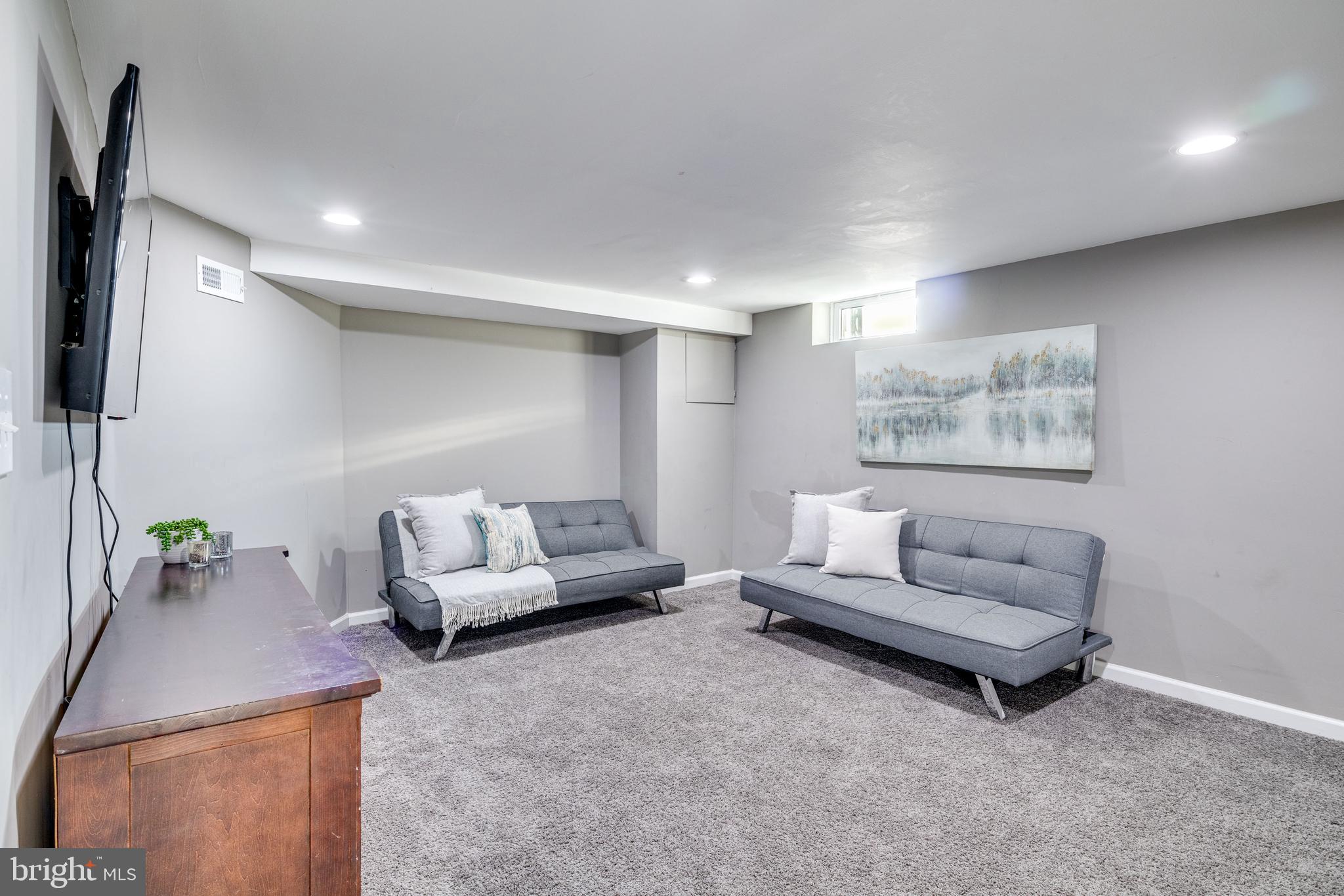 RAMBLEWOOD - Residential