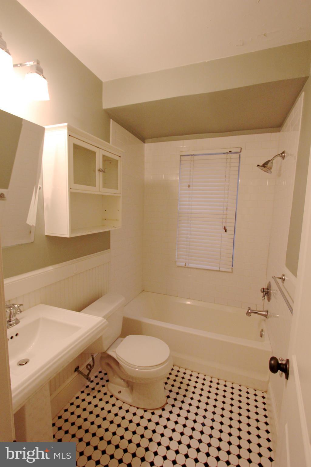BEARINGS SOUTH - Residential Lease