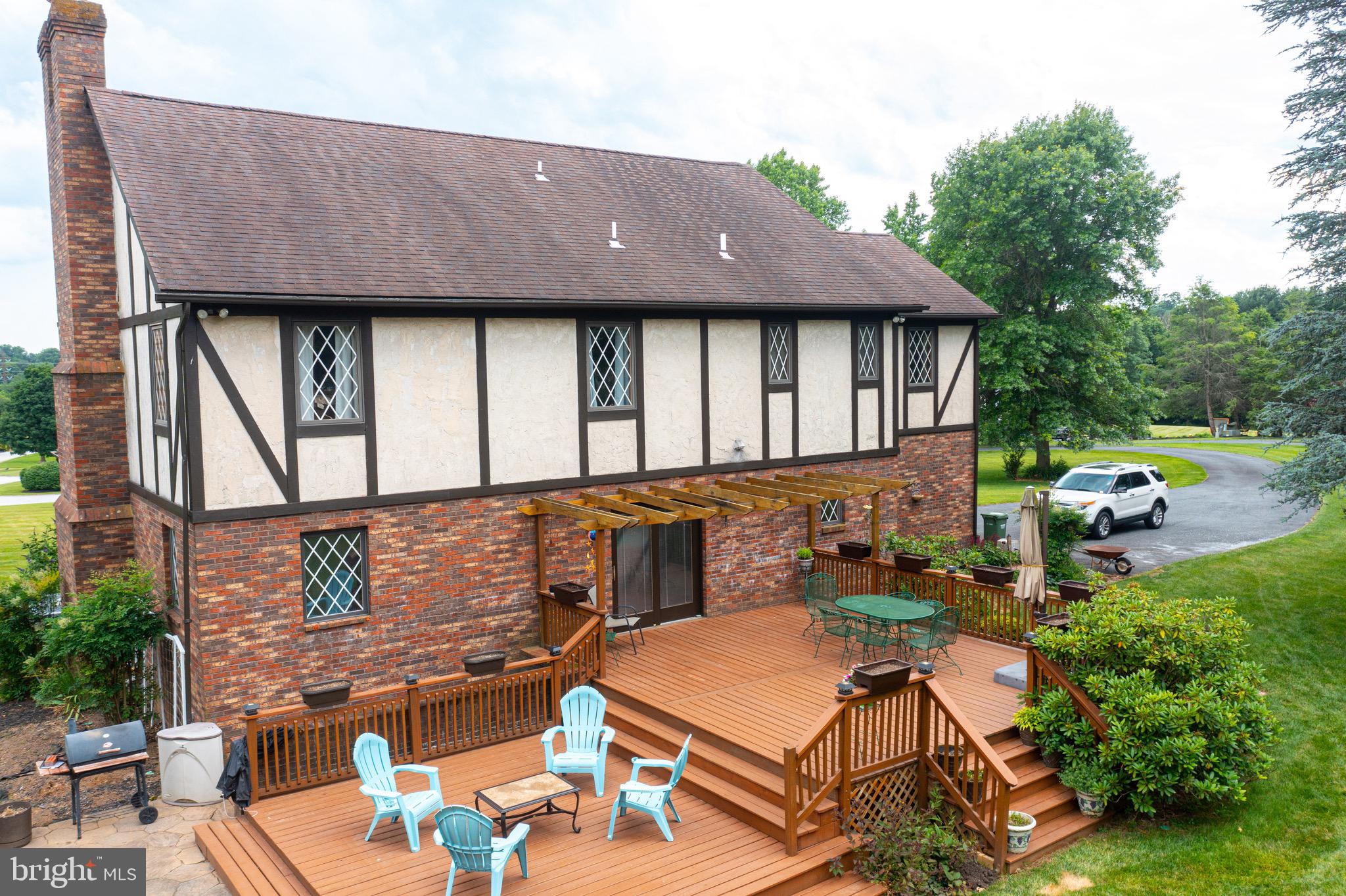 2300 KINGS ARMS DRIVE