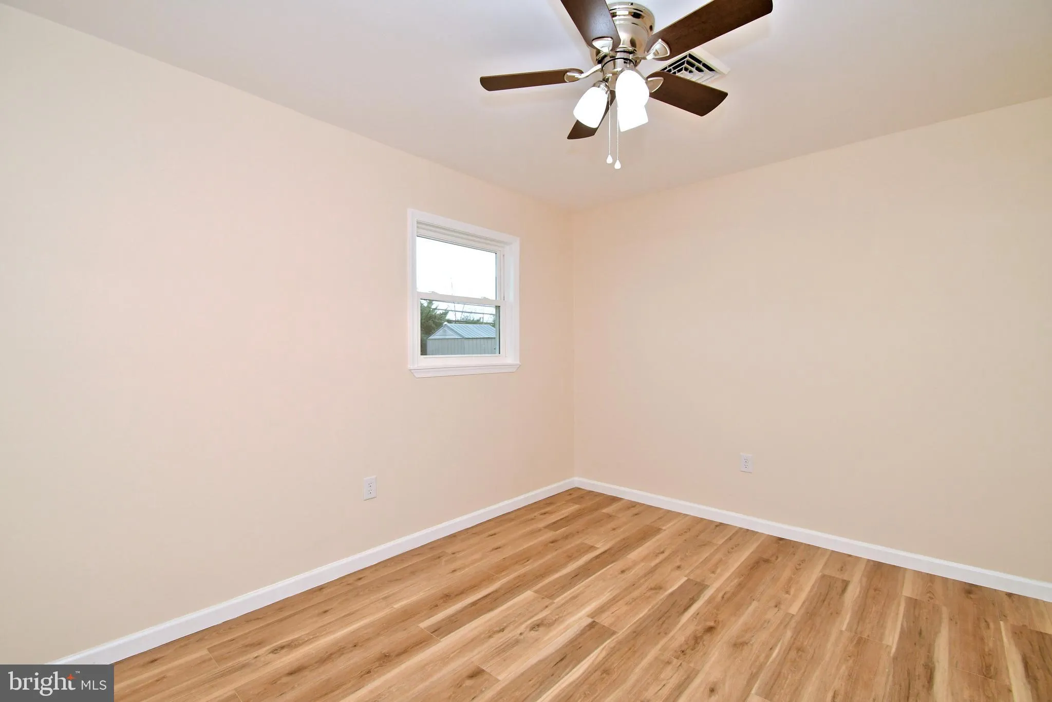 Levittown, Pennsylvania 19057, United States, 3 Bedrooms Bedrooms, ,2 BathroomsBathrooms,Residential,Pending,103541