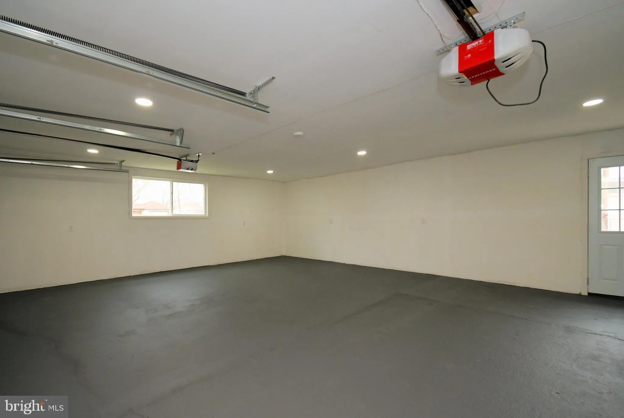 Levittown, Pennsylvania 19057, United States, 3 Bedrooms Bedrooms, ,2 BathroomsBathrooms,Residential,Pending,103541