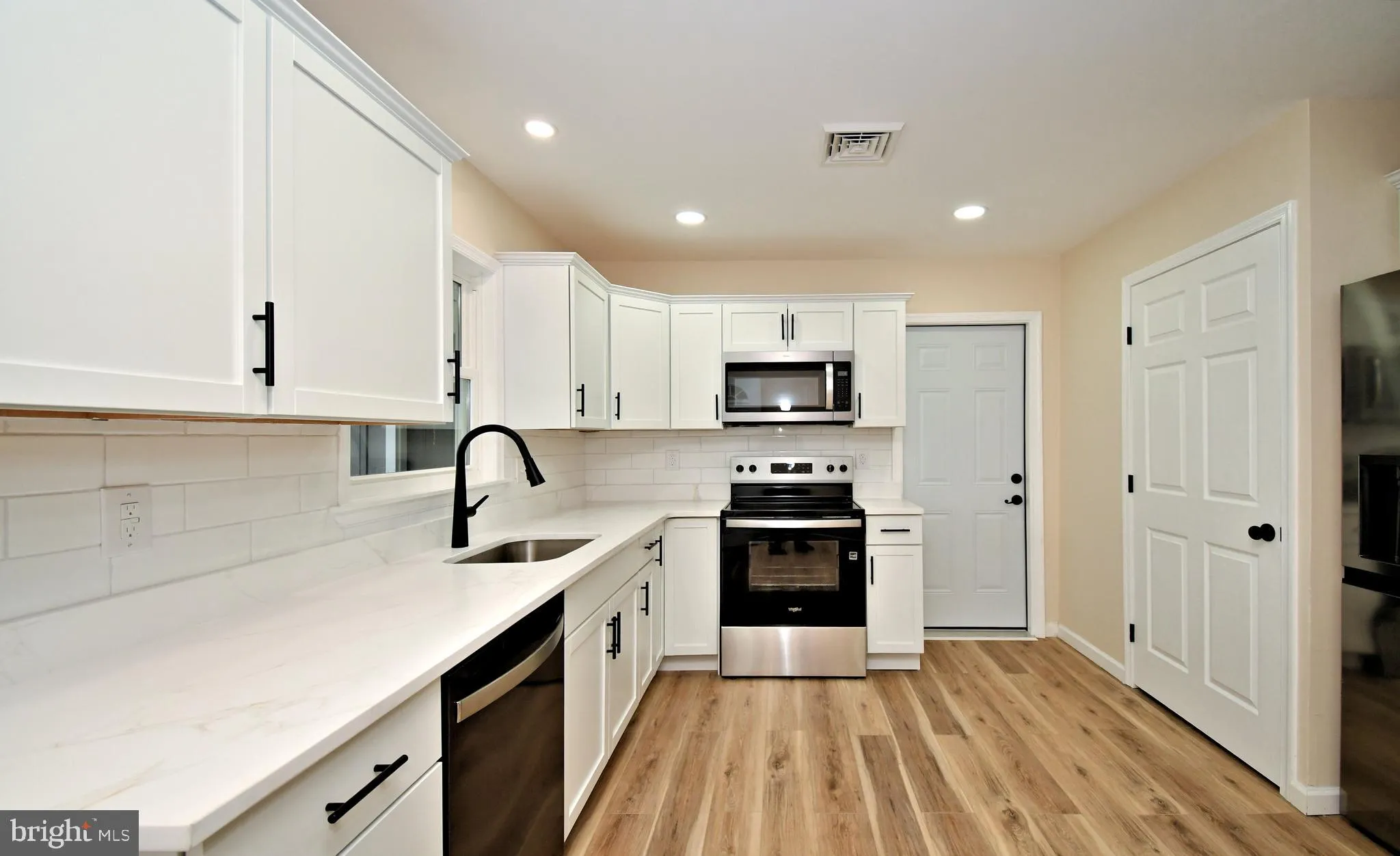 Levittown, Pennsylvania 19057, United States, 3 Bedrooms Bedrooms, ,2 BathroomsBathrooms,Residential,Pending,103541