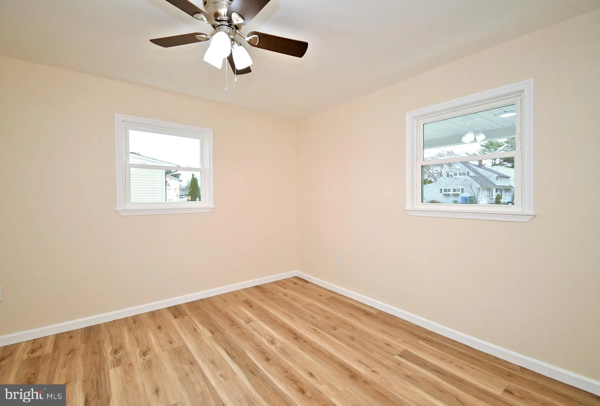 Levittown, Pennsylvania 19057, United States, 3 Bedrooms Bedrooms, ,2 BathroomsBathrooms,Residential,Pending,103541