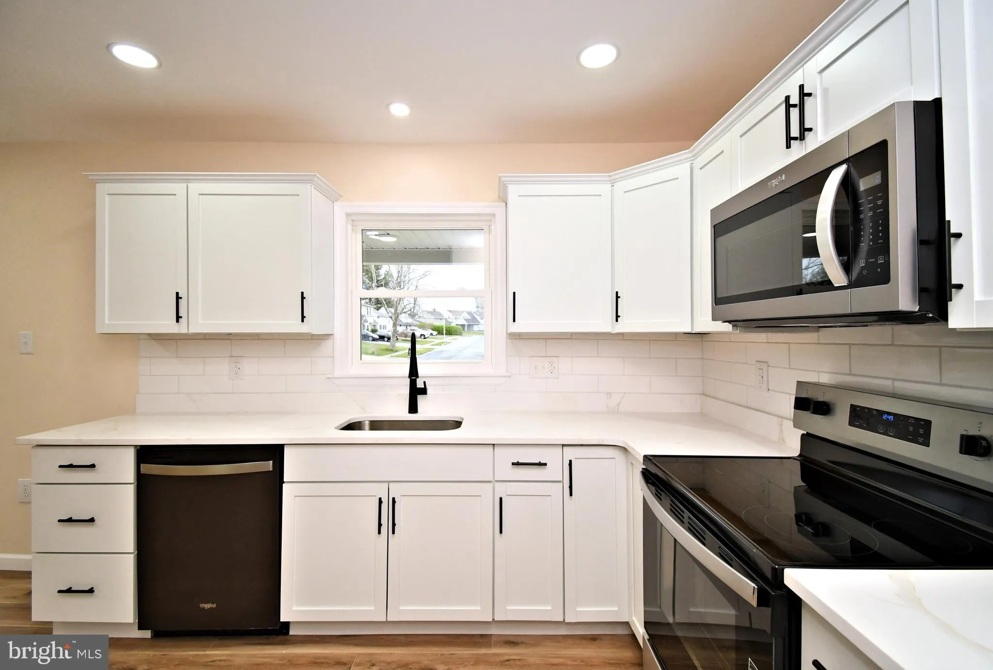 Levittown, Pennsylvania 19057, United States, 3 Bedrooms Bedrooms, ,2 BathroomsBathrooms,Residential,Pending,103541