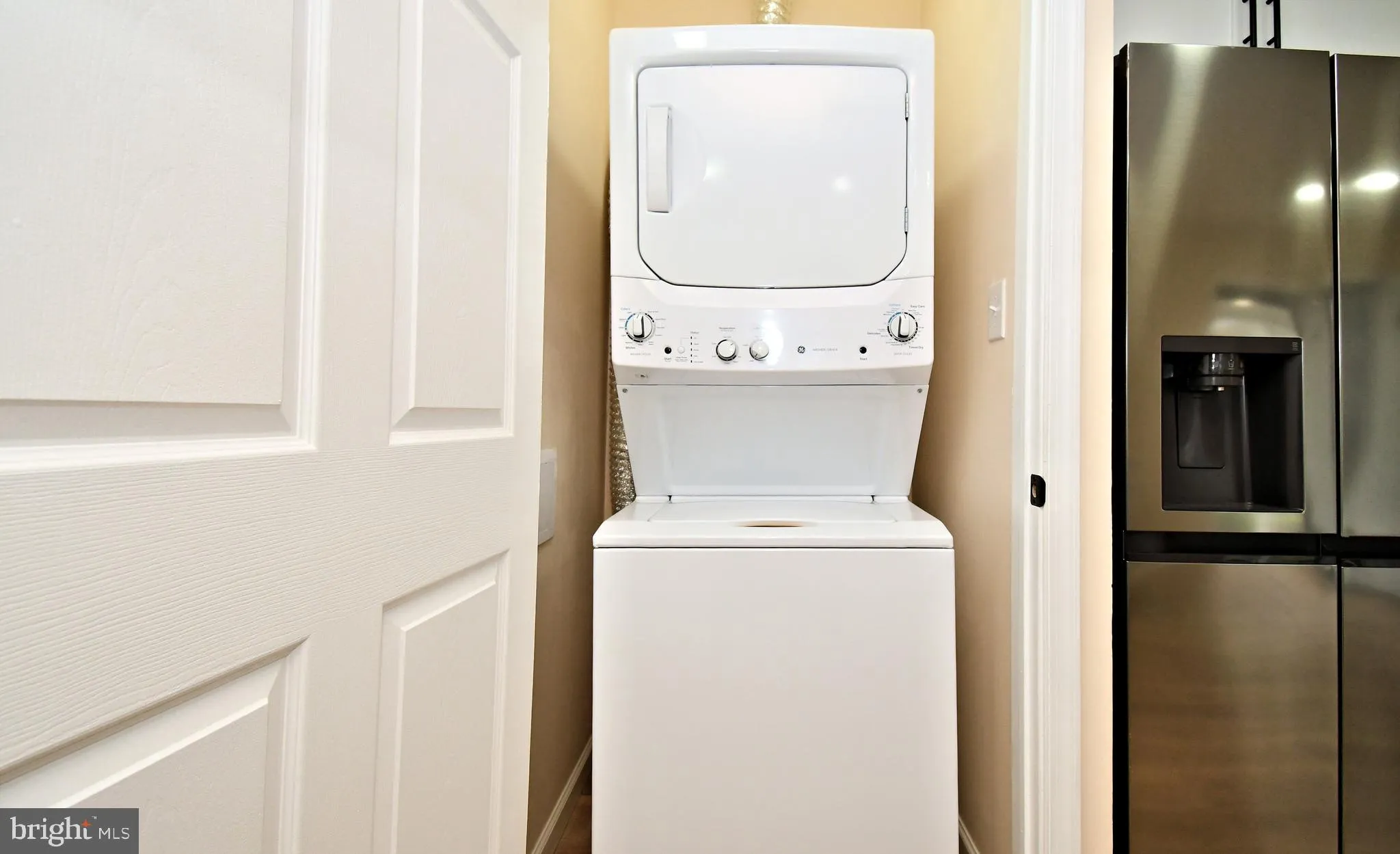 Levittown, Pennsylvania 19057, United States, 3 Bedrooms Bedrooms, ,2 BathroomsBathrooms,Residential,Pending,103541