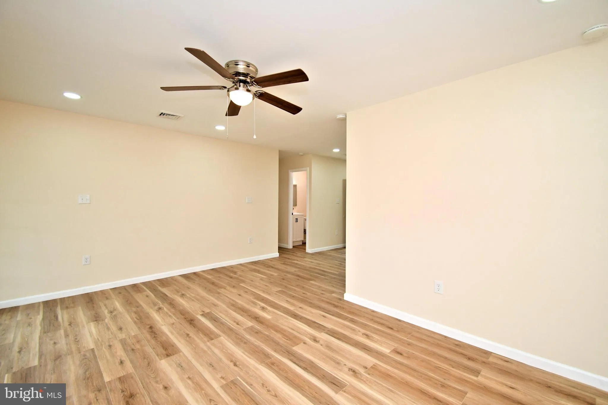 Levittown, Pennsylvania 19057, United States, 3 Bedrooms Bedrooms, ,2 BathroomsBathrooms,Residential,Pending,103541