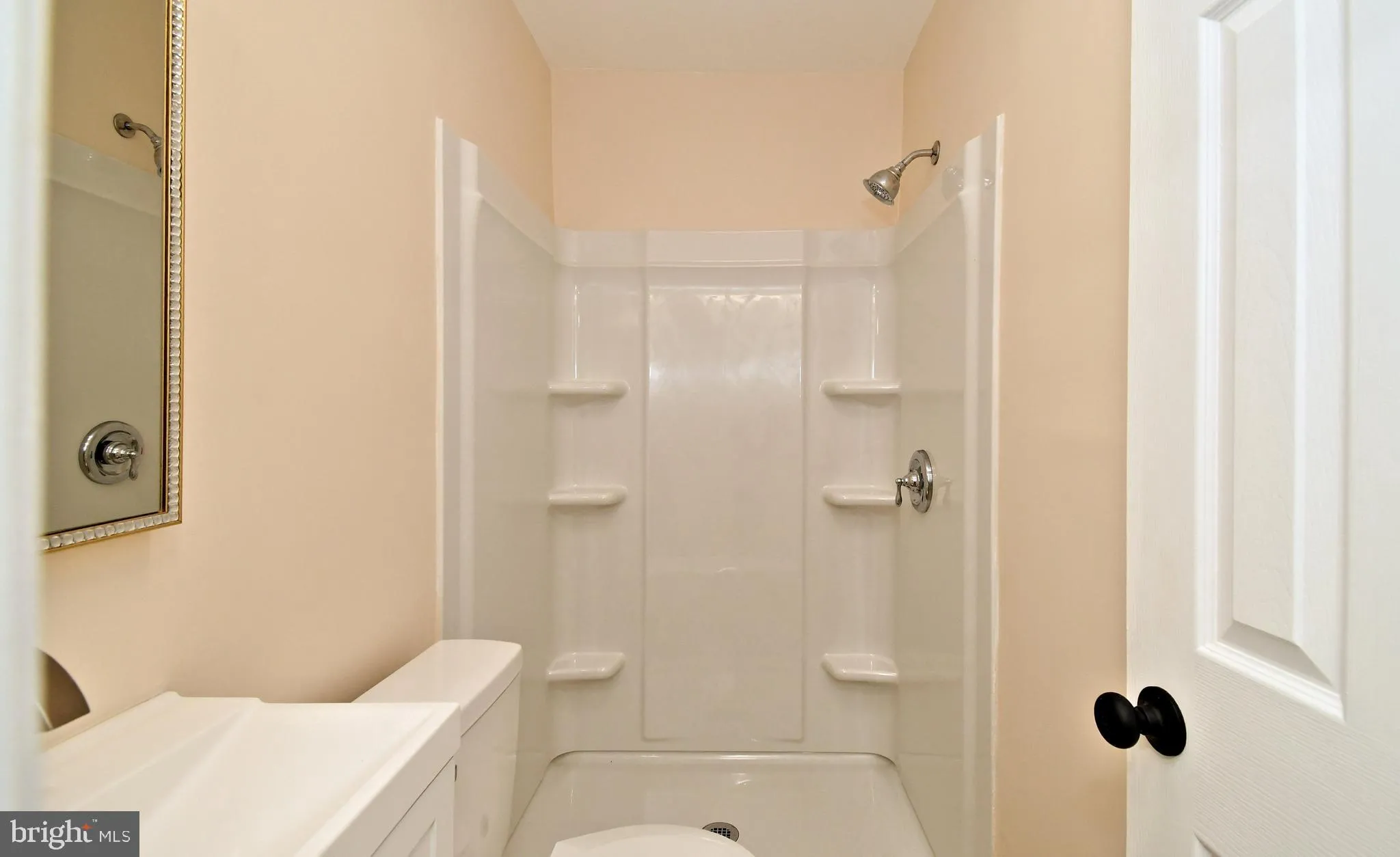 Levittown, Pennsylvania 19057, United States, 3 Bedrooms Bedrooms, ,2 BathroomsBathrooms,Residential,Pending,103541