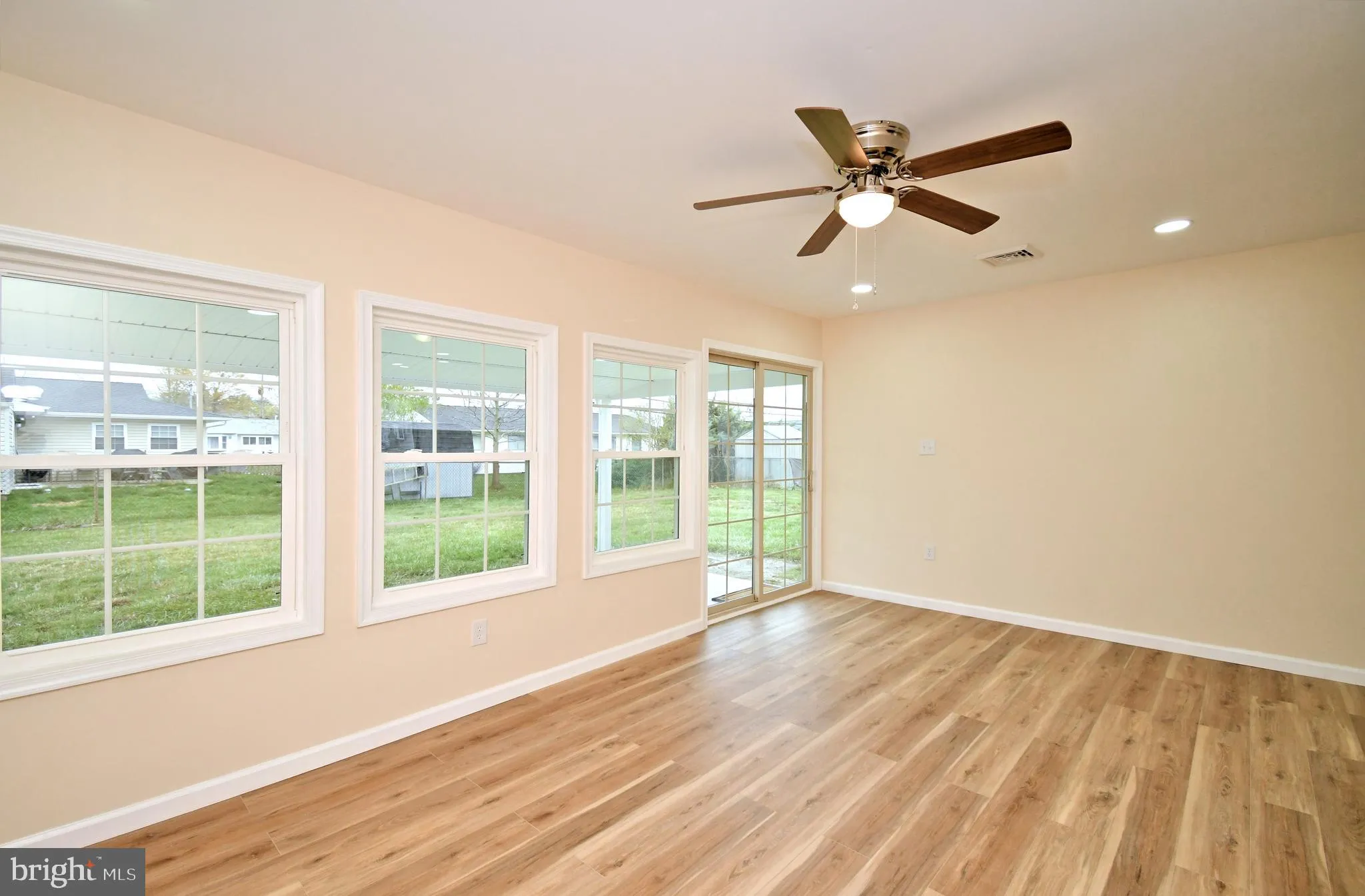 Levittown, Pennsylvania 19057, United States, 3 Bedrooms Bedrooms, ,2 BathroomsBathrooms,Residential,Pending,103541