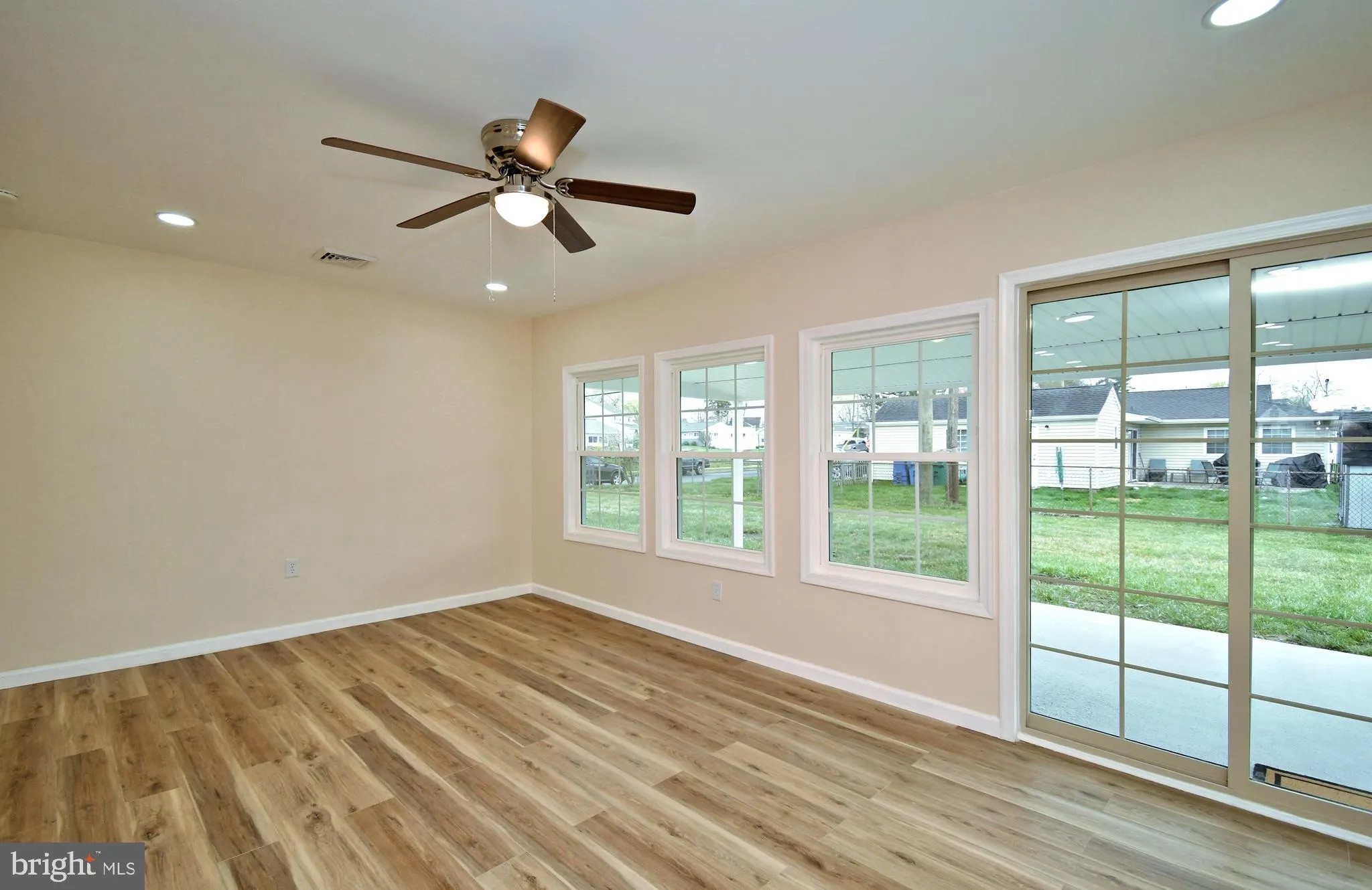 Levittown, Pennsylvania 19057, United States, 3 Bedrooms Bedrooms, ,2 BathroomsBathrooms,Residential,Pending,103541