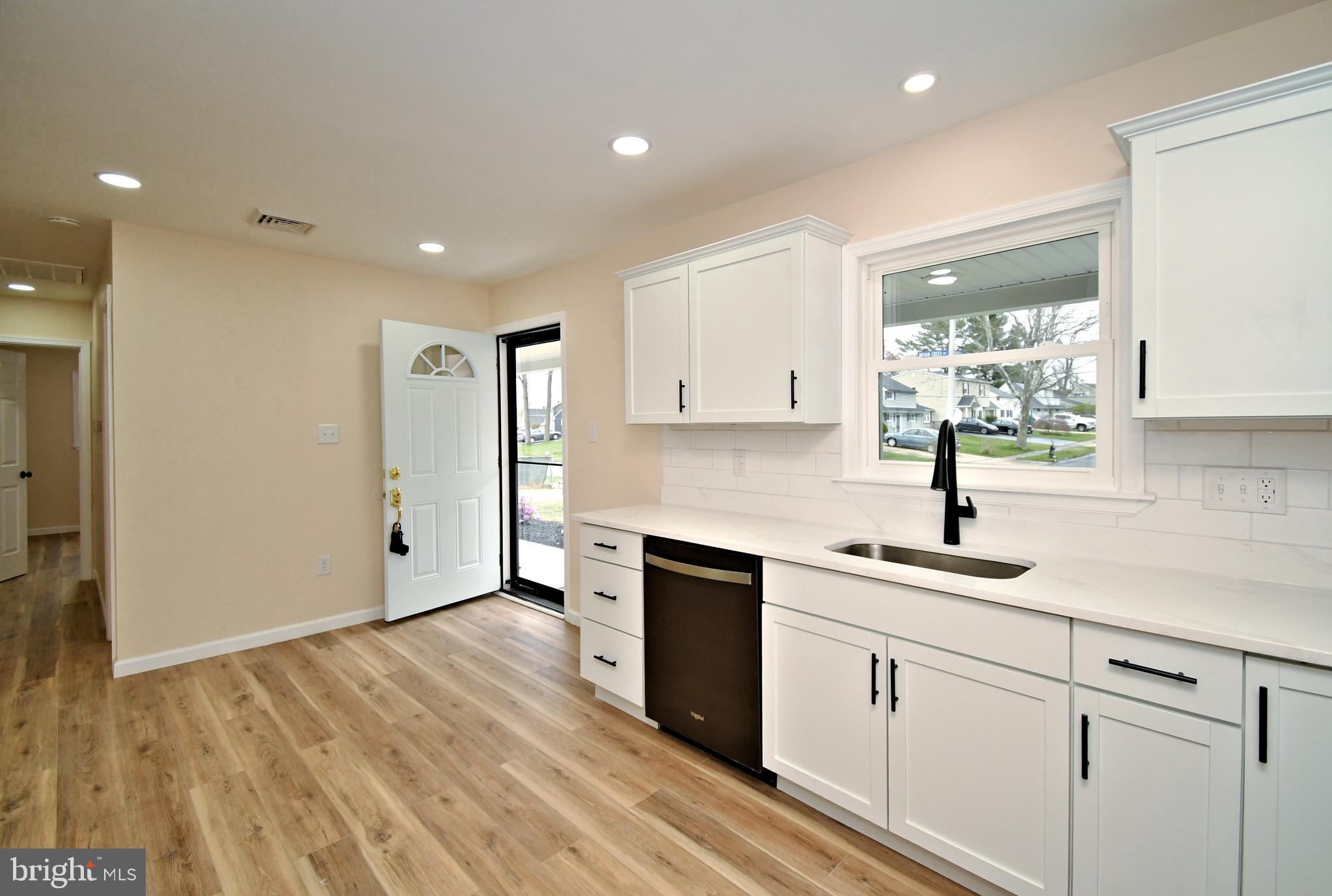 INDIAN CREEK - Residential